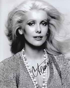 カトリーヌ・ドヌーヴ　直筆サイン入り写真 カトリーヌ・ドヌーヴ 直筆サイン入り写真