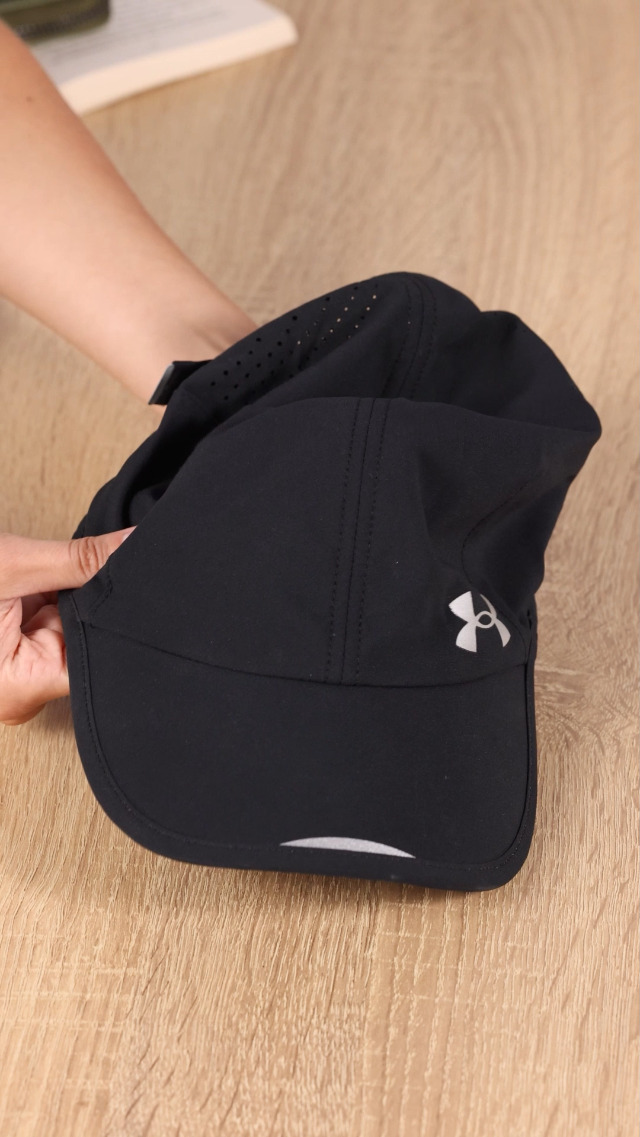 Under Armour Black Fitted Women\'s Hat Medium Under Armour Women main image 4