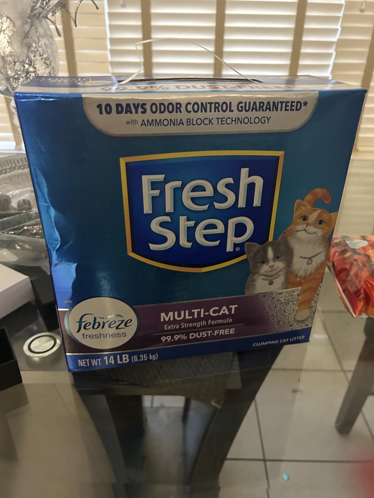 Fresh Step Clumping Cat Litter, Multi-Cat, Long Lasting Odor Control Kitty Litter with Activated Charcoal, Low Dust Formula, 14 lb photo review
