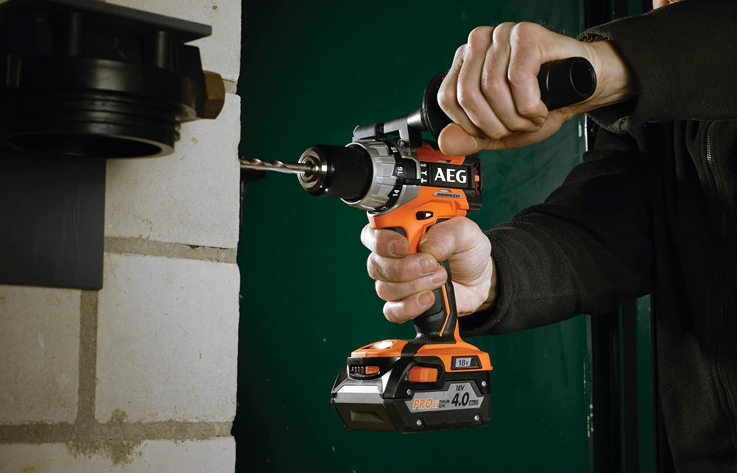 AEG Compact hammer drill 18V 13 mm. 2vel - 2 bat x 4.0Ah, 65Nm