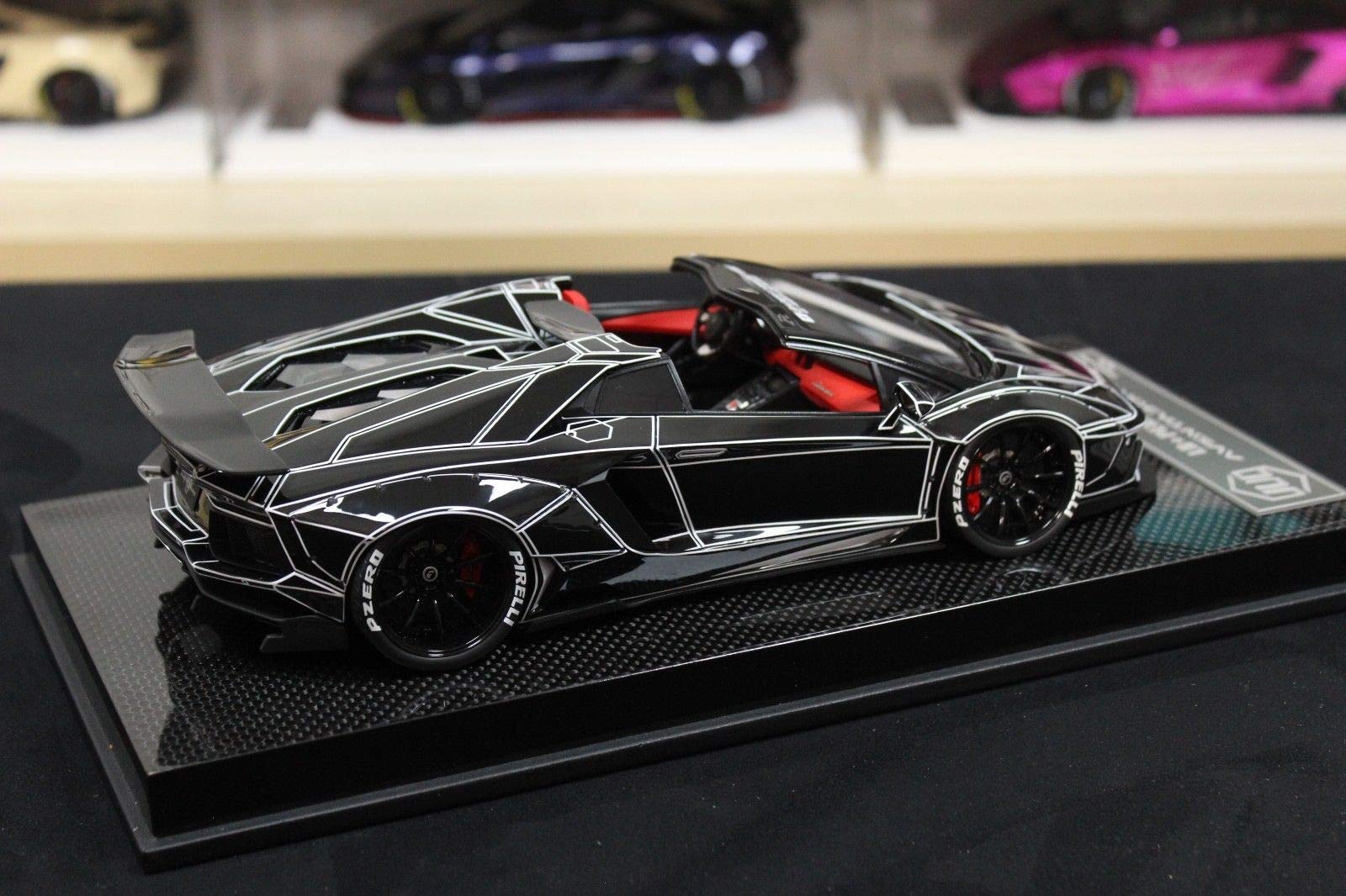 Amazon | 1:18 JUC Lamborghini Aventador Roadster Tron LB
