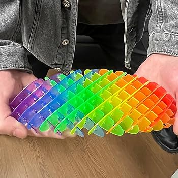 Amazon | XSCQ フィジェットワームトイ(3.18インチ)、カラフルで