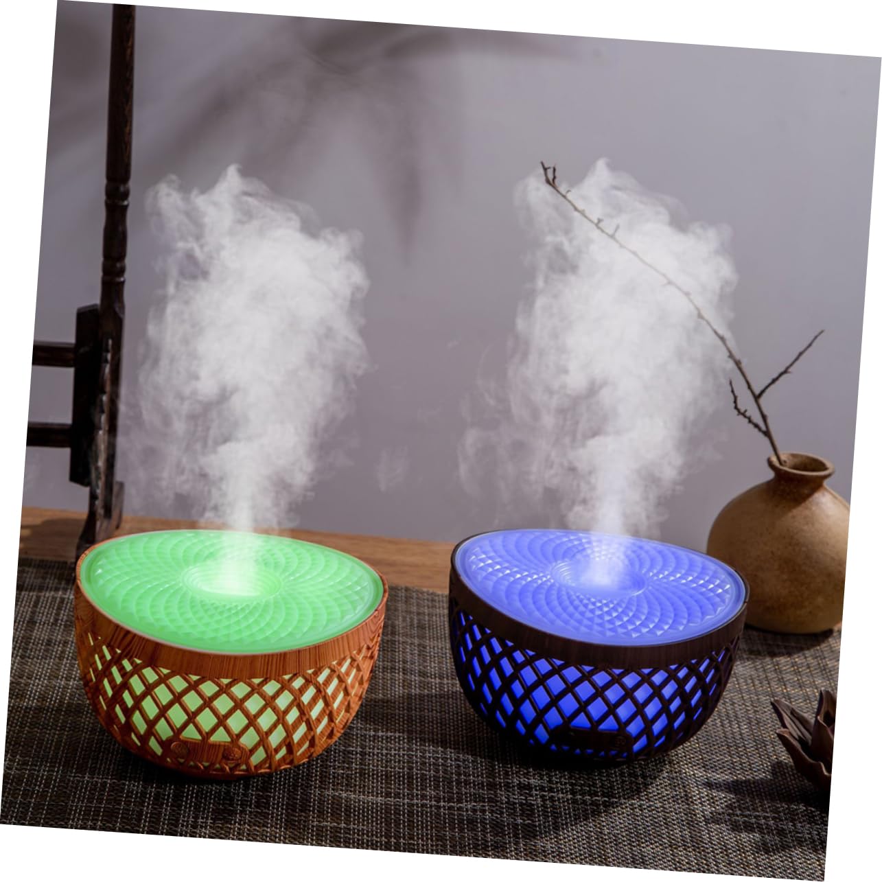 KOMBIUDA Umidificatore Silenzioso Luce Notturna e Diffusore Oli Essenziali Mini Diffusore Wireless Per Ufficio Camera e Bagno Atmosfera Rilassante e Design Elegante