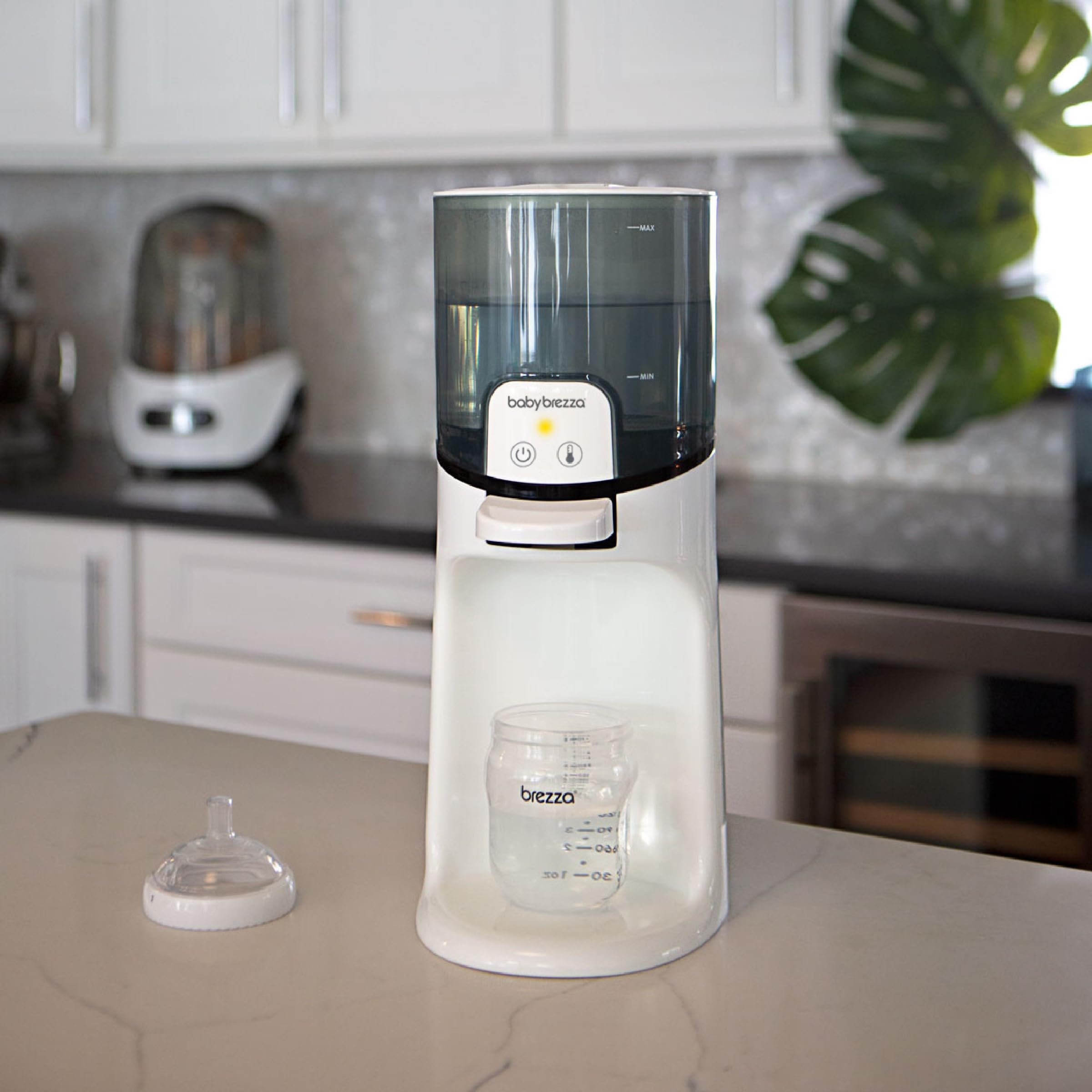 Baby Brezza - Instant Warmer - Scaldabiberon intelligente - Prepara e distribuisce immediatamente l'acqua calda dal biberon alla temperatura perfetta, Bianco