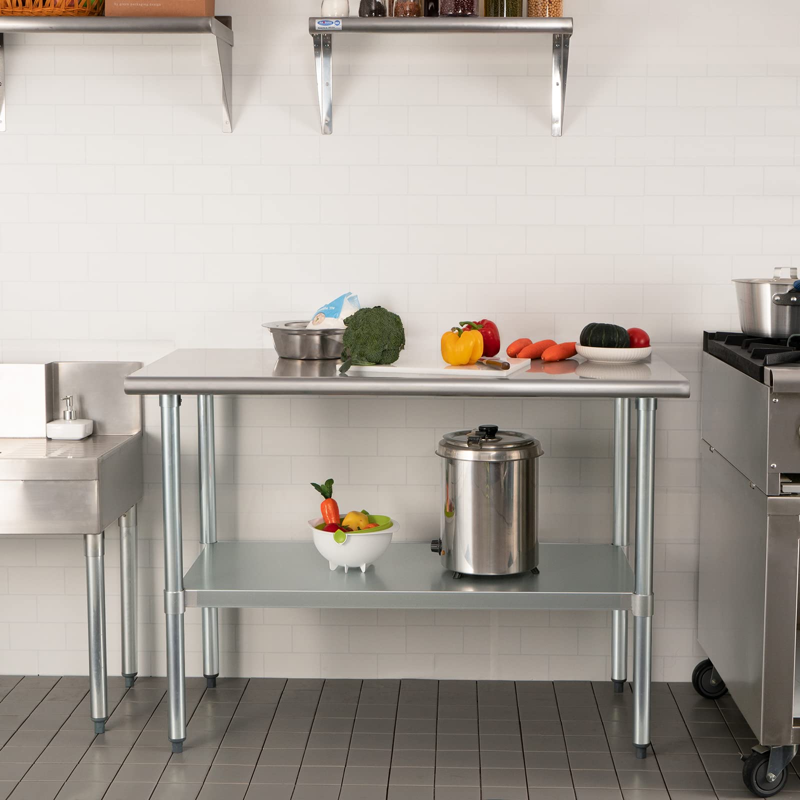 HARDURA Mesa de Acero Inoxidable 61×122cm con Estante Inferior y Patas galvanizadas Mesas de Trabajo comerciales de Alta Resistencia para la preparación de Alimentos para la Cocina del Restaurante