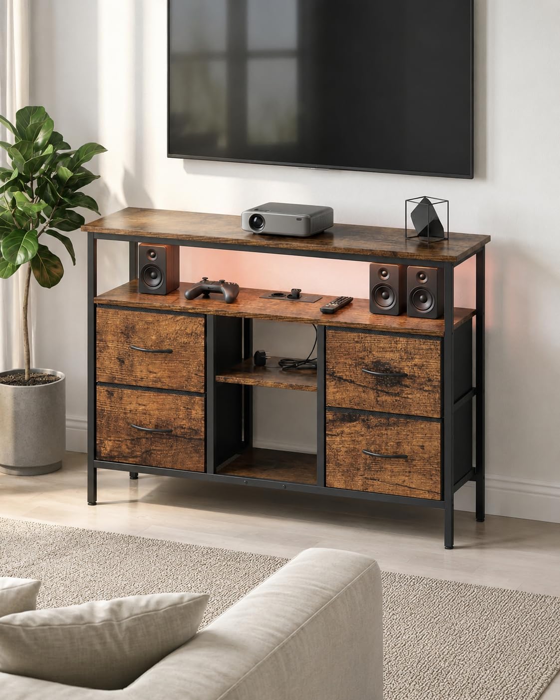 Meuble TV LED Meuble Télé Industriel Noir et Bois 110×30×78cm | PRISES ET RANGEMENT Deux prises et deux ports USB avec câble d’alimentation plus 4 tiroirs en tissu pour un usage quotidien