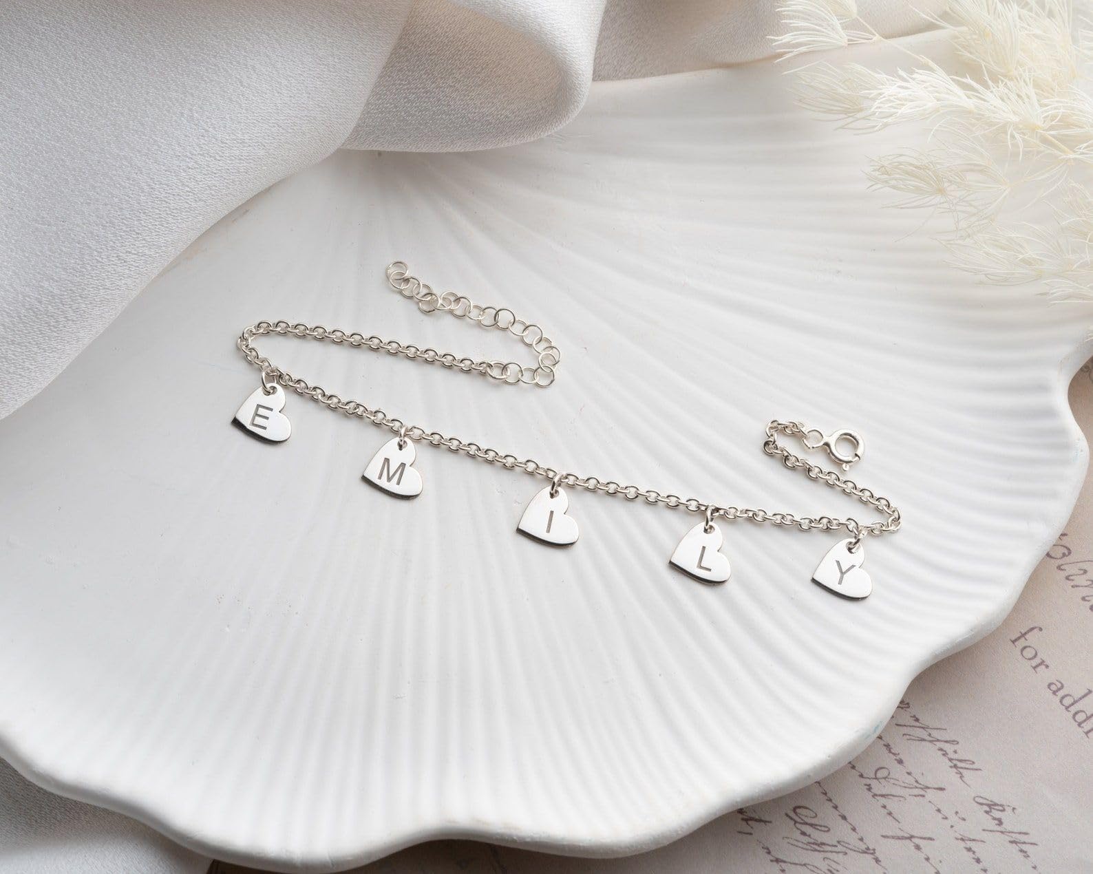 Personalizado corazón pulsera con inicial delicado personalizado letra Día de la Madre Navidad aniversario cumpleaños