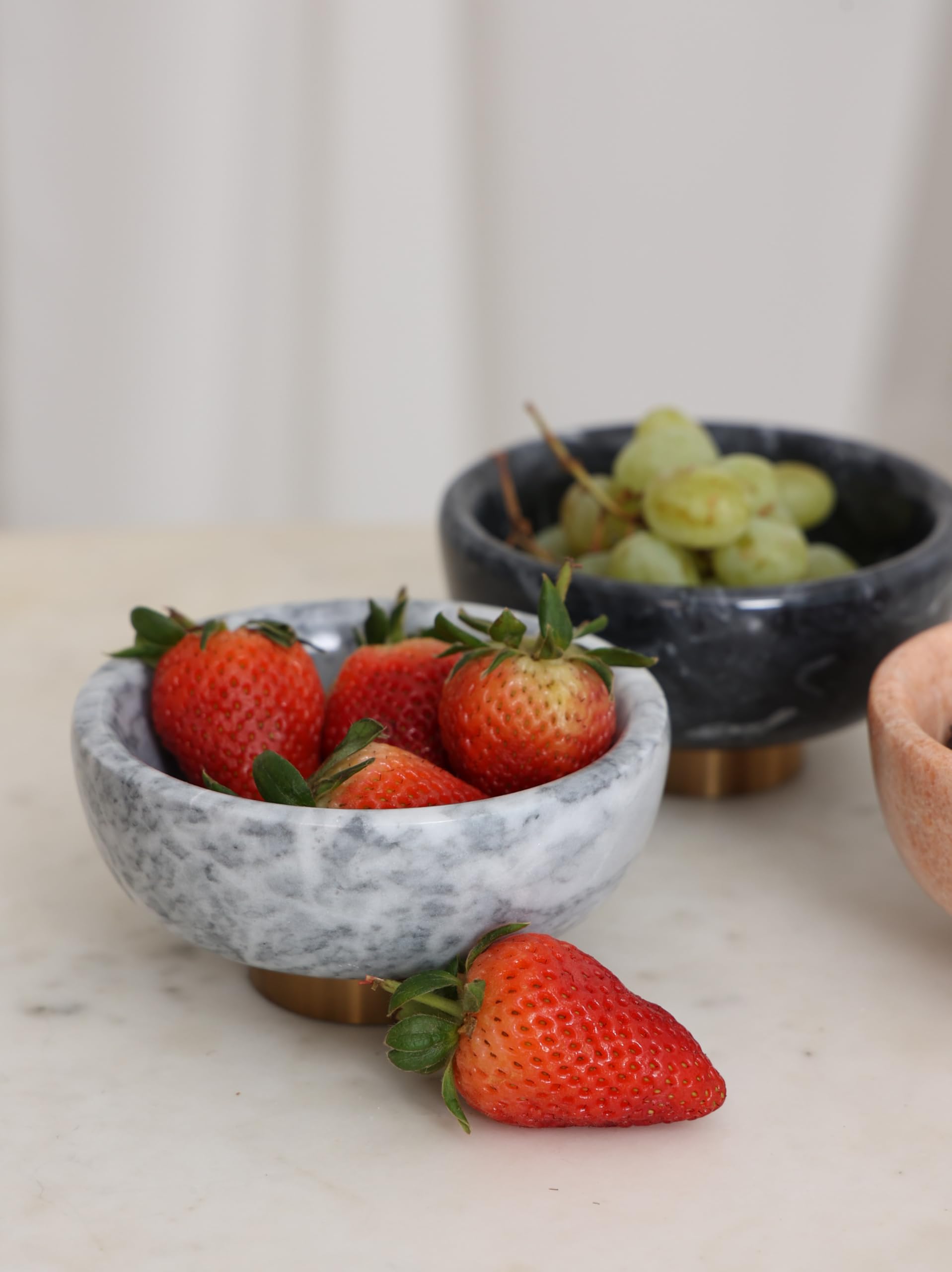 Elegant Marble & Brass Dip Bowl made from natural marble and base from water-resistent stainless steel - Grey 1