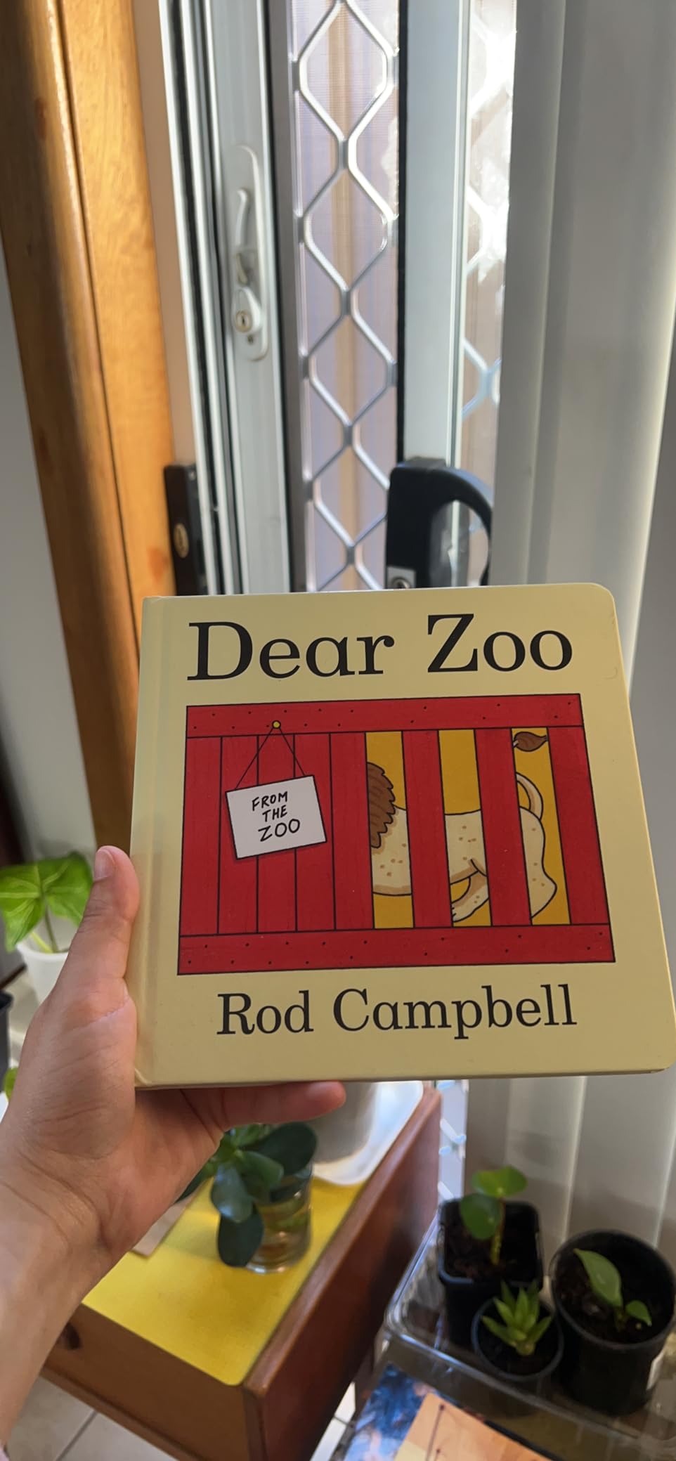 Dear Zoo: A Lift-The-Flap Book : Campbell, Rod, Campbell, Rod: Amazon ...