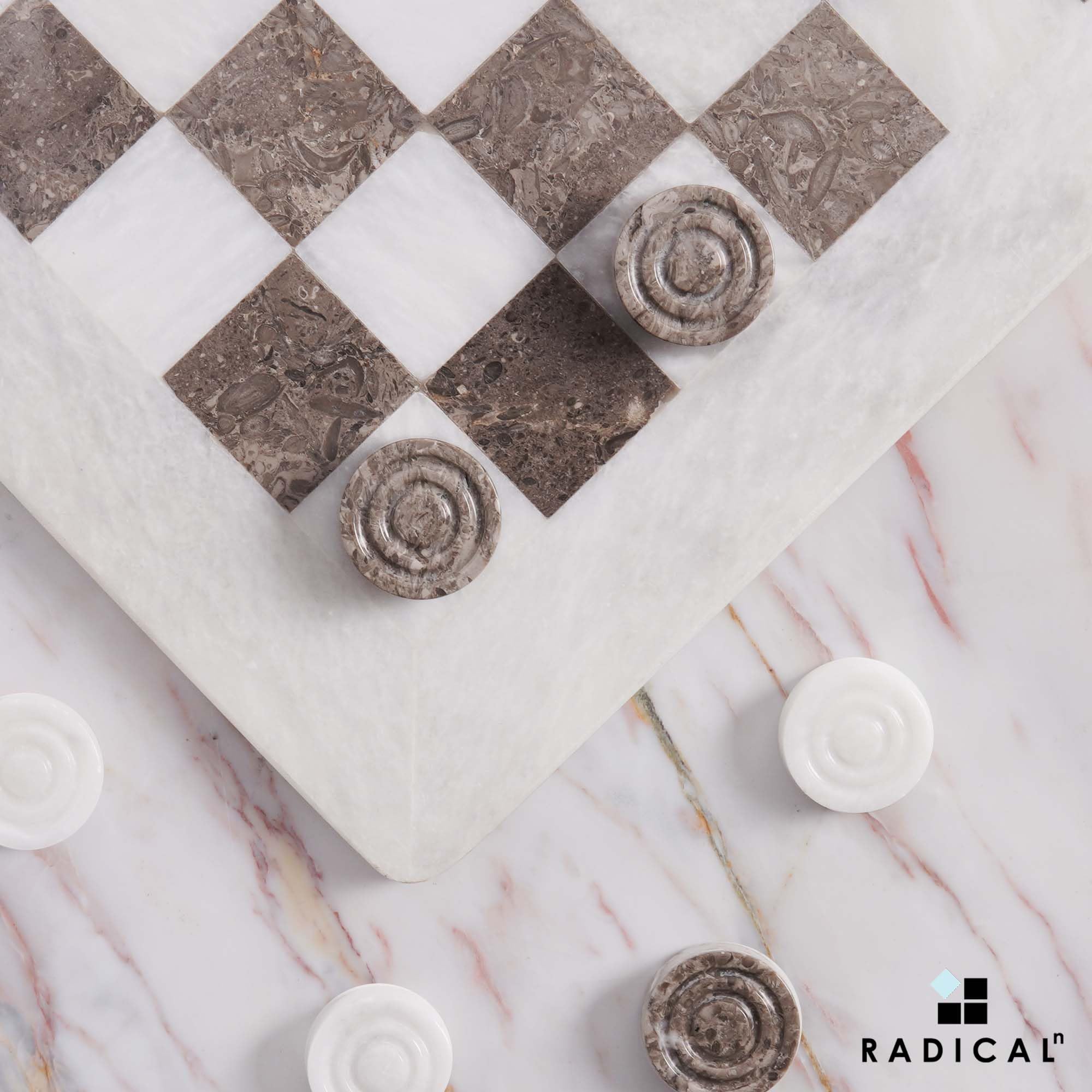 Radicaln Set da dama in marmo bianco e oceanico da 38,1 cm, fatto a mano, gioco da tavolo per adulti, ideale per dama