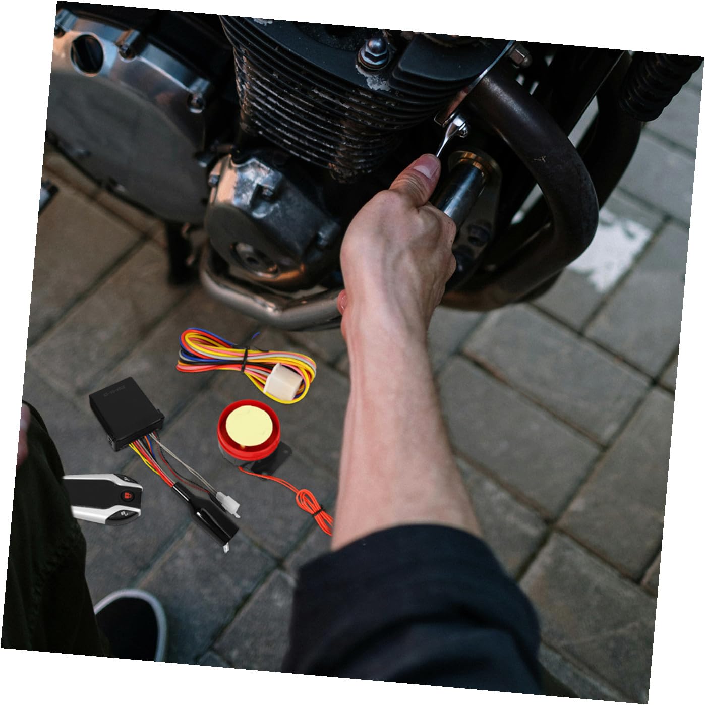 SHINEOFI Kit Allarme per Moto Avviamento Remoto e Blocco Motore Automatico, Dispositivo Antifurto in Plastica con Telecomando per Sicurezza Migliorata