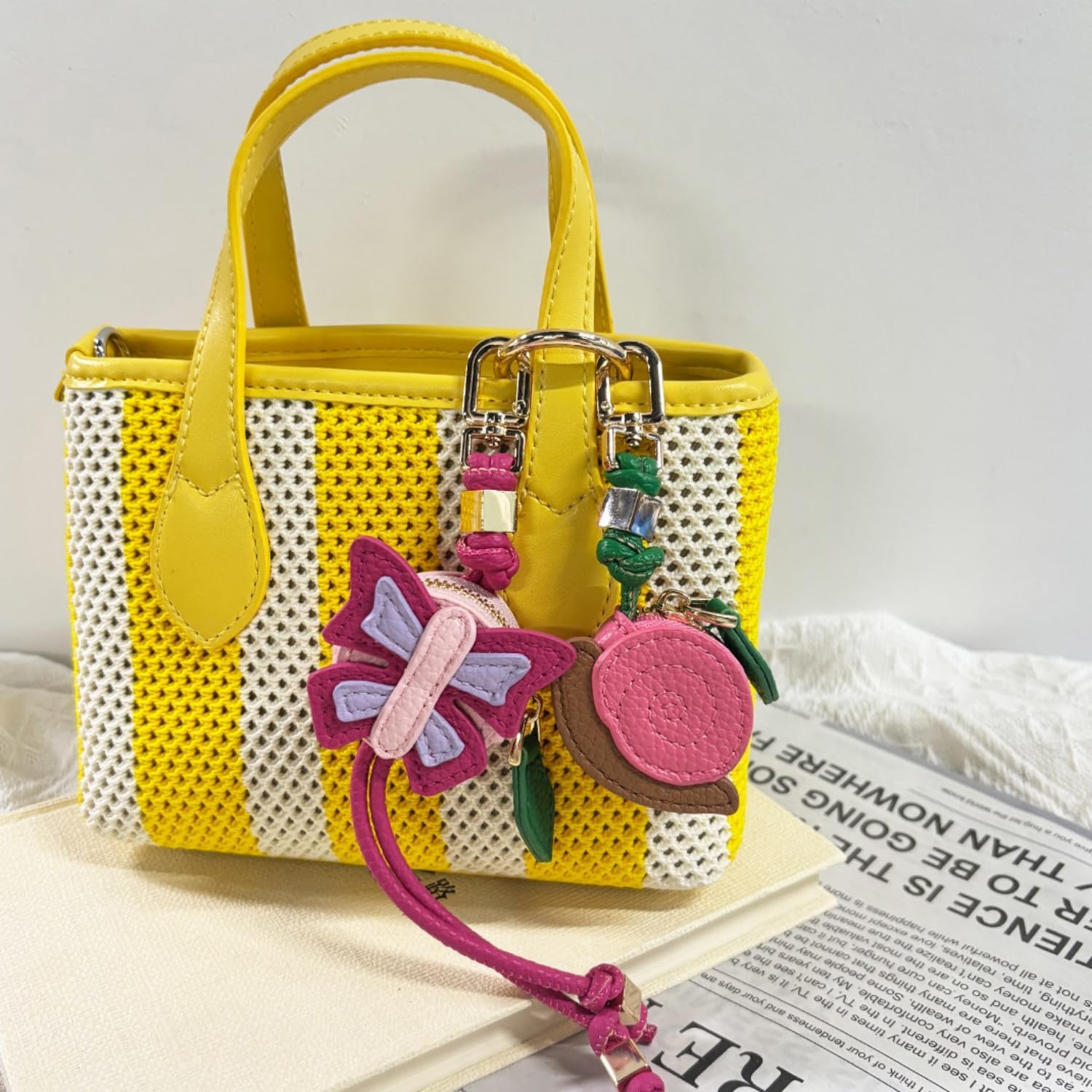 PU Leather Change Purse Coin Pouch Small Wallet with Keychain Zipper Mini Wallet for Change Coin,Bee