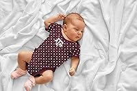 Vista 2 de Two Feet Ahead Body de corazones para bebé, ropa de bebé recién nacida, tallas 0-3M, 6M, 12M