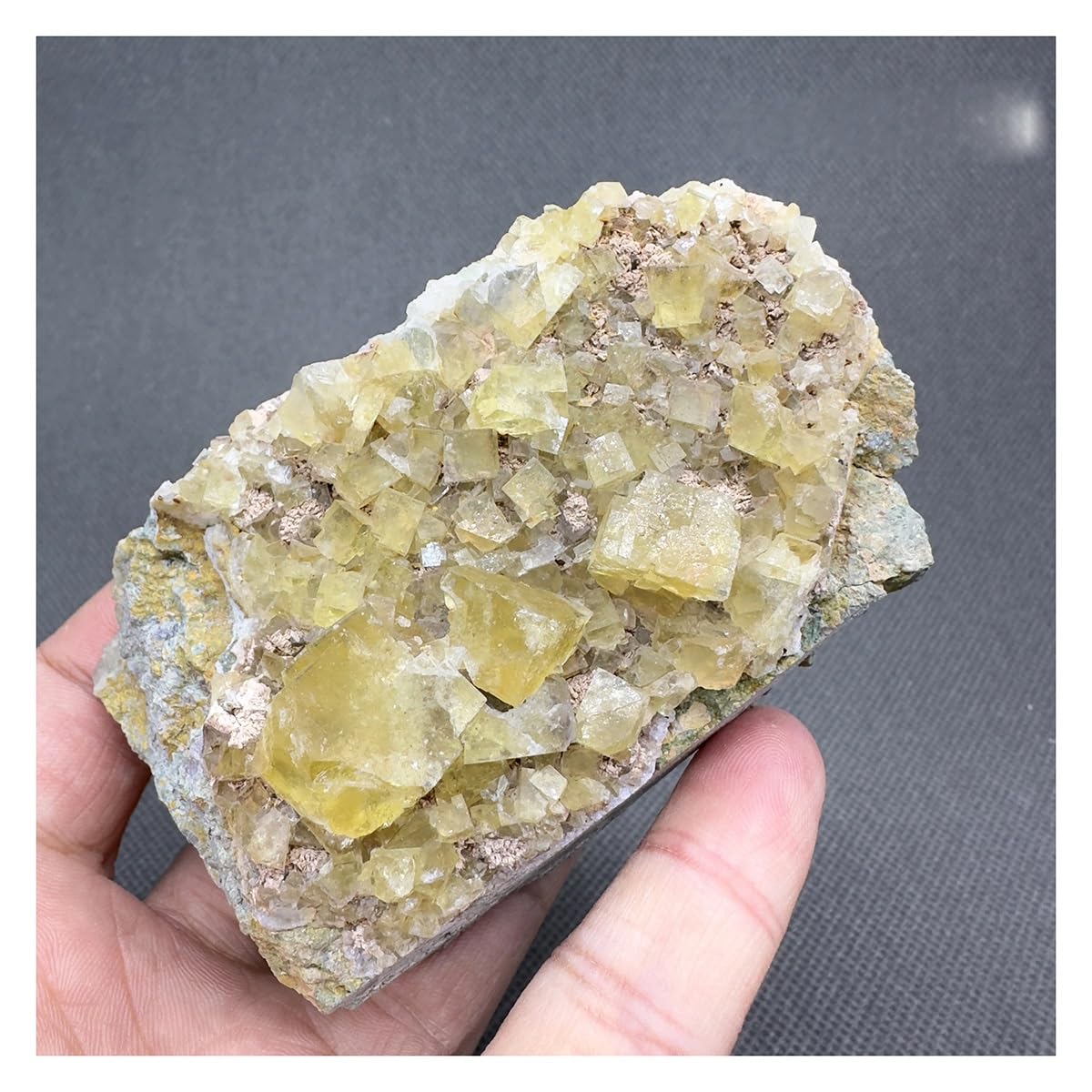 Fluorita amarilla natural para decorar tu estudio u oficina con cristales de cuarzo