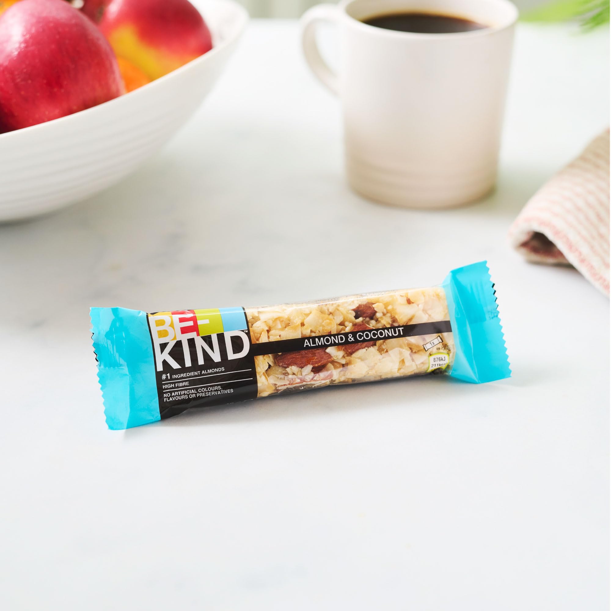 BE KIND Barritas de almendras crujientes y coco, paquete de 12 unidades