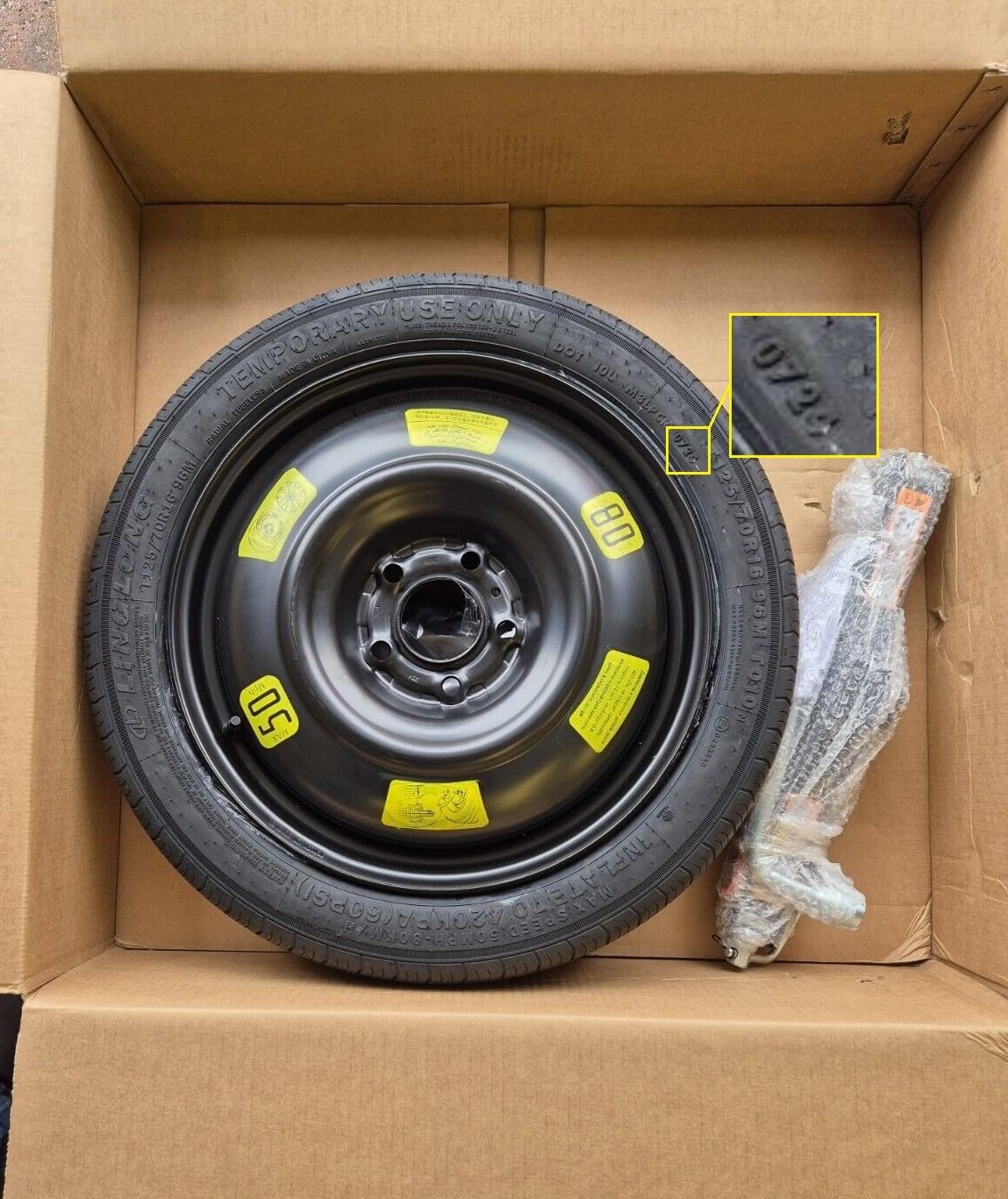 Kit rueda de repuesto de 16" compatible con Ford Puma con llave y funda