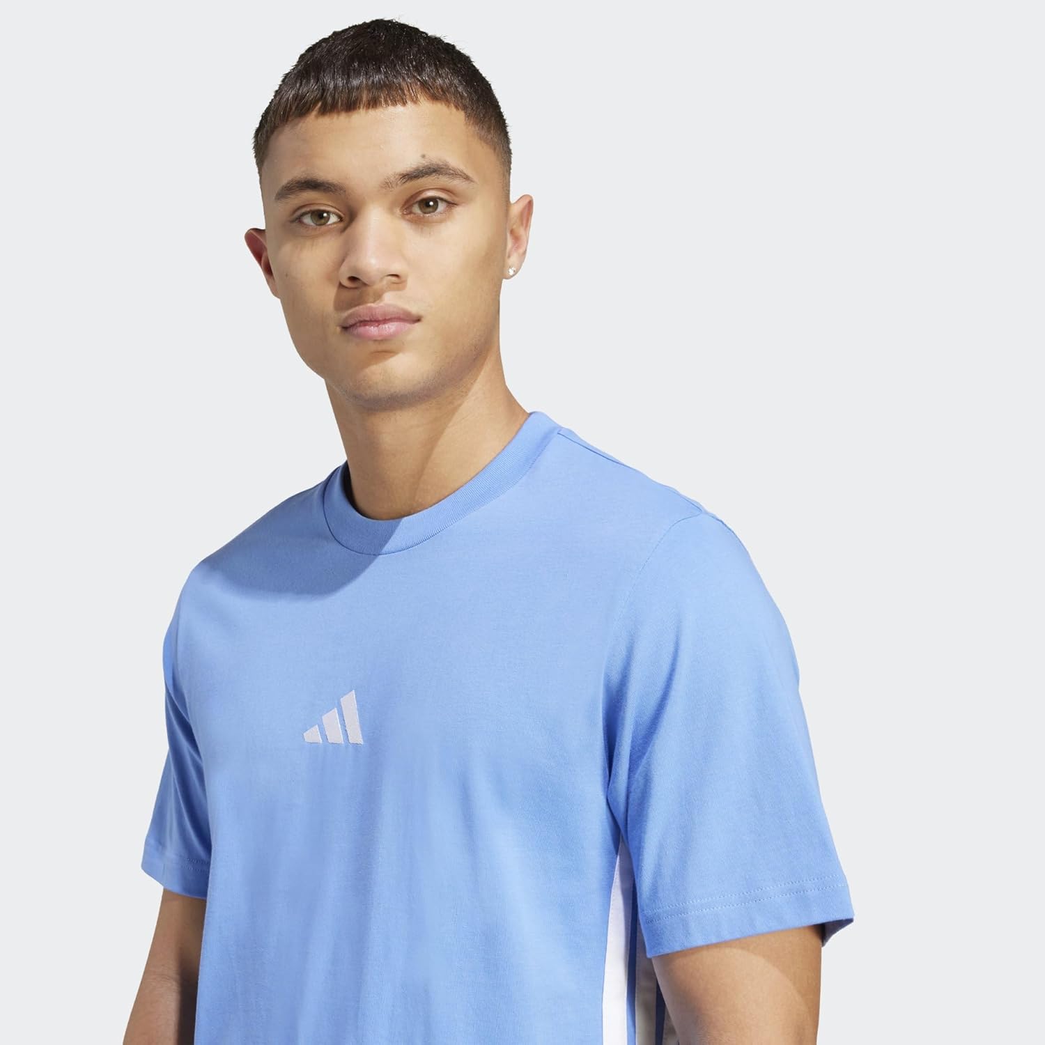 المتطور - تي شيرت اسنشيالز من قماش جيرسي بطبعة ثلاث خطوط للرجا... - view 5