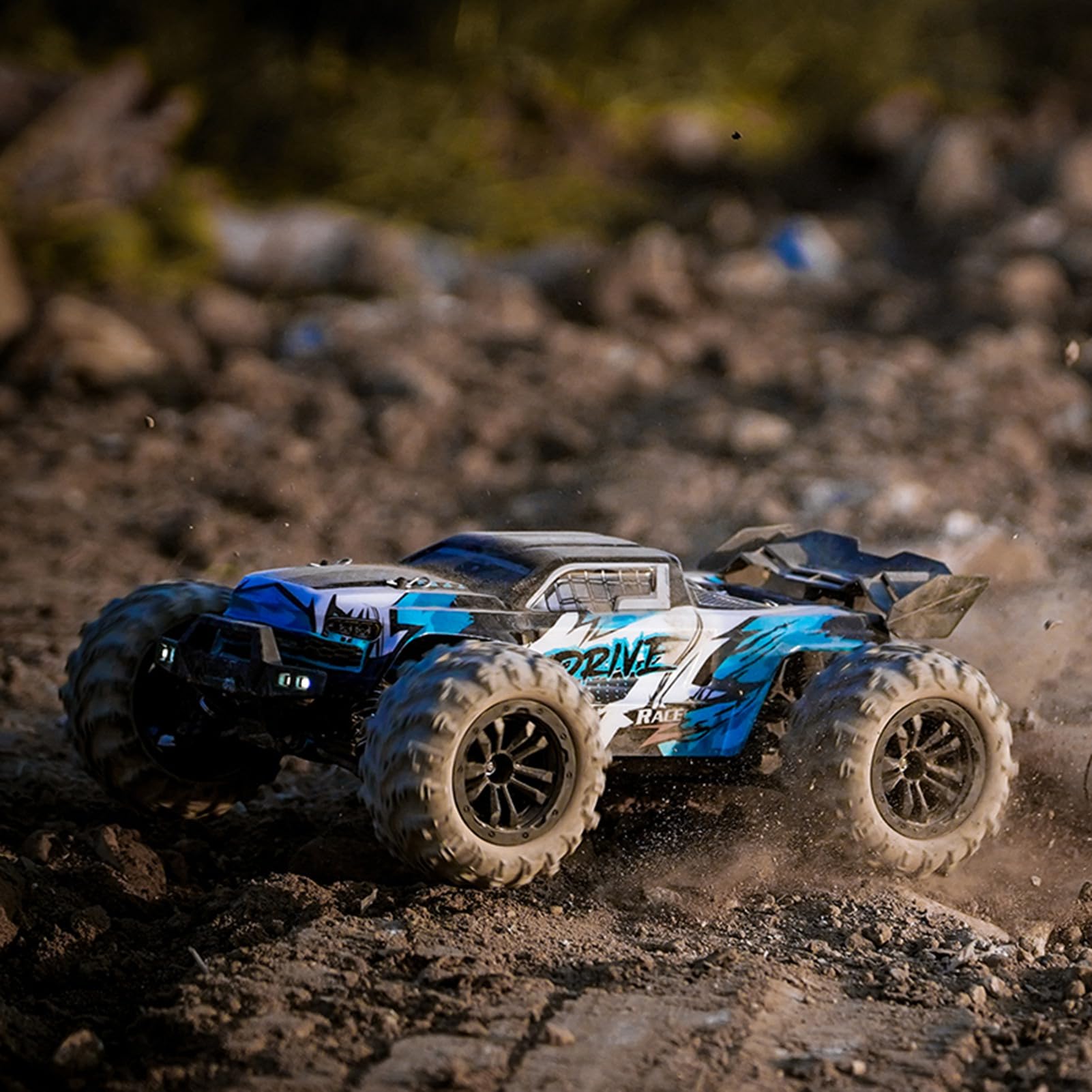 Auto Telecomandata RC Auto 2.4 Ghz 70 KM/H Ad Alta Velocità 1/16 Off Road RC Camion Motore Brushless HA CONDOTTO LA Luce 4WD Veicolo Da Corsa Arrampicata Auto Regali per Bambini Adulti 3 Batter