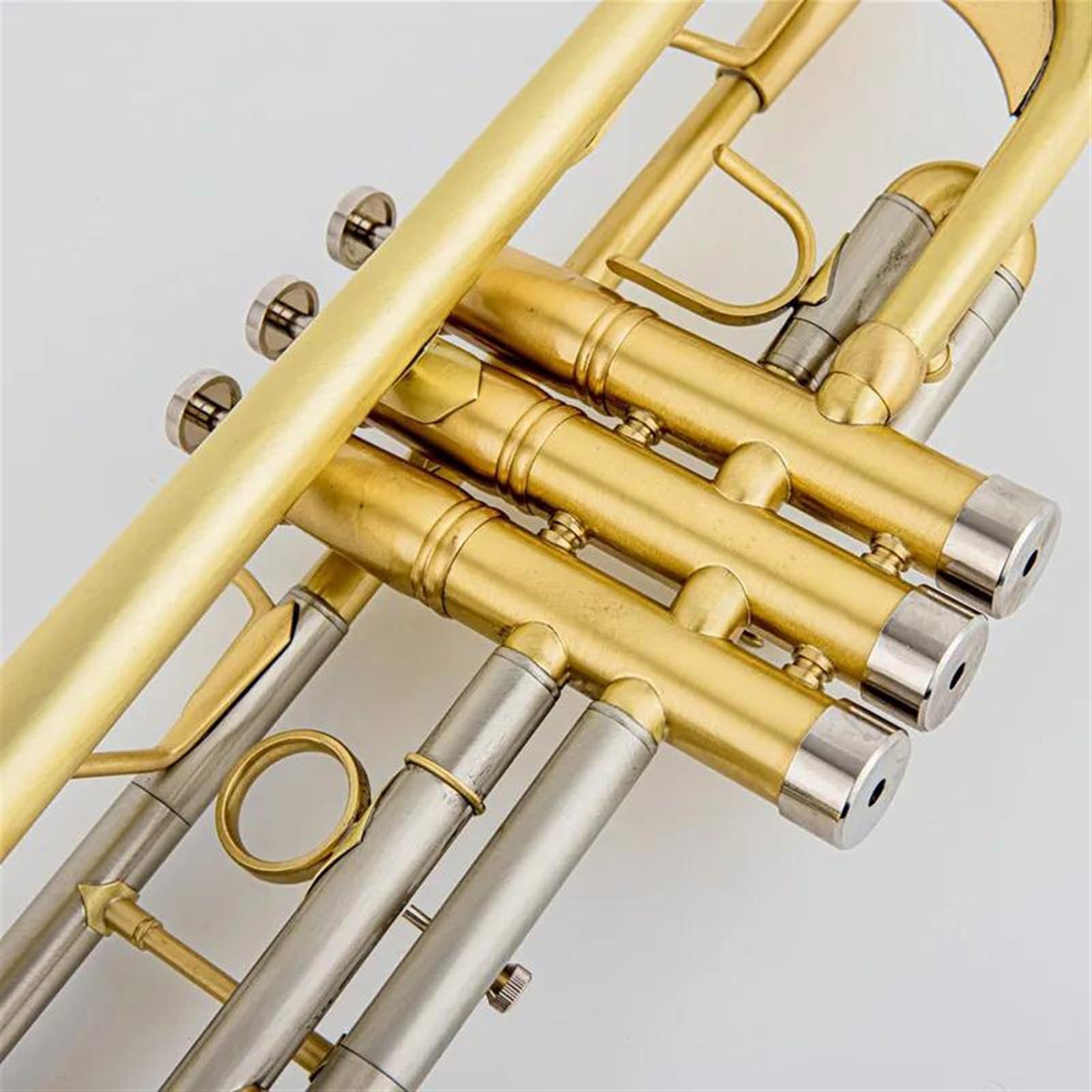 Standard Trąbka Trąbka Bb/C Mosiężna Płaska Malowana Na Złoto Wykwintna Trwała Mosiężna Instrument Muzyczny Z Trąbką