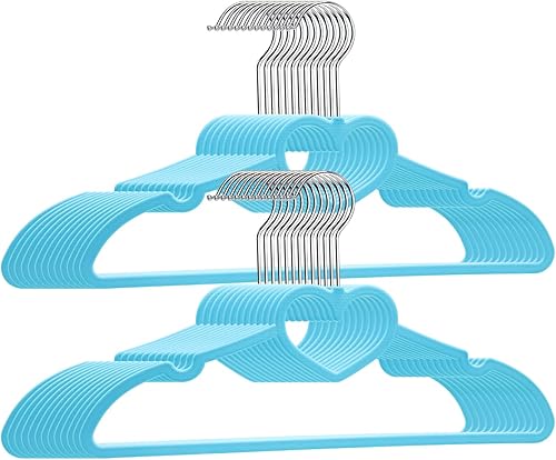 ZRKFSR Paquete de 20 perchas de plástico, perchas azules para camisas, perchas ultrafinas que ahorran espacio, perchas en forma de corazón, gancho