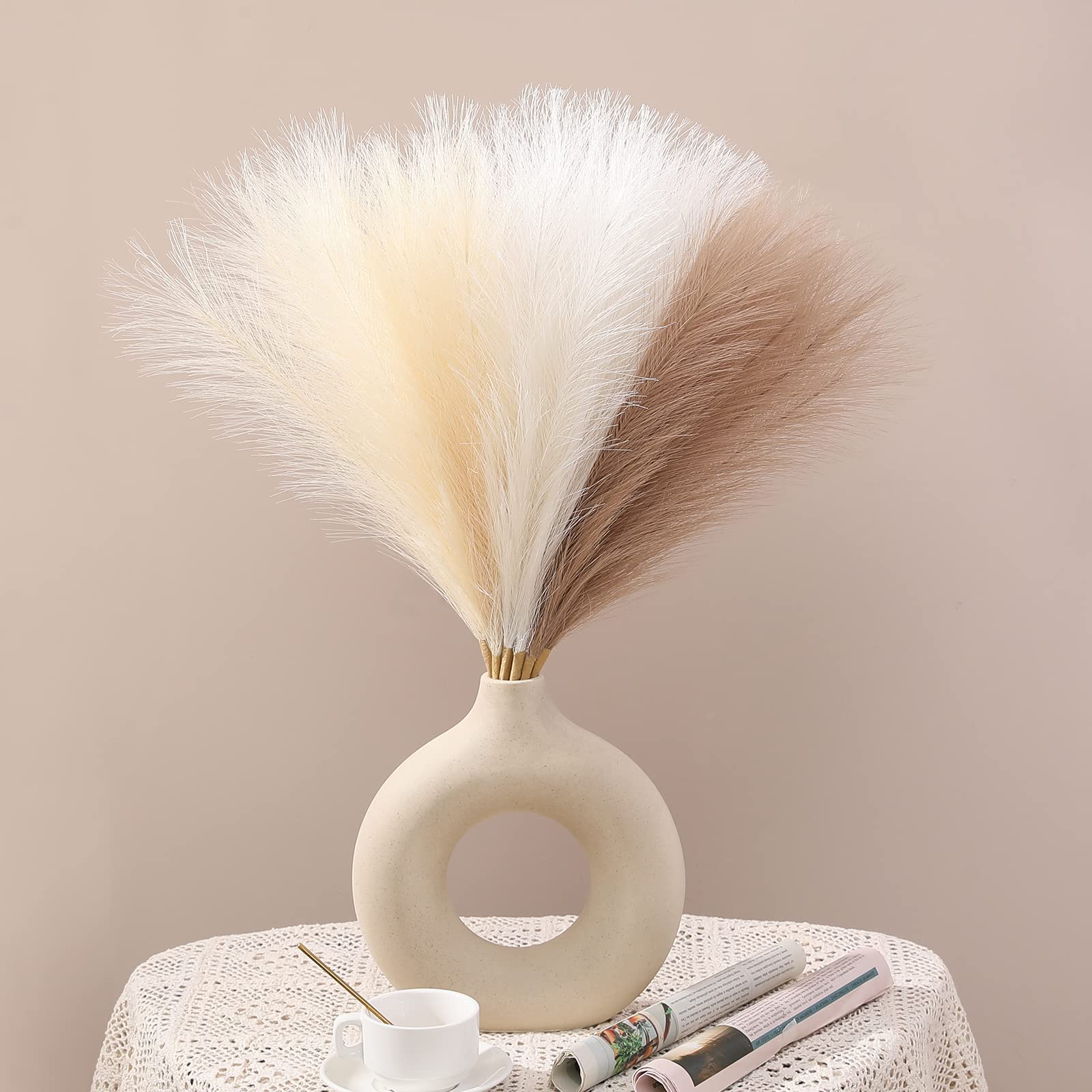 Petite herbe de pampa artificielle blanche apportant douceur et poésie dans votre salon
