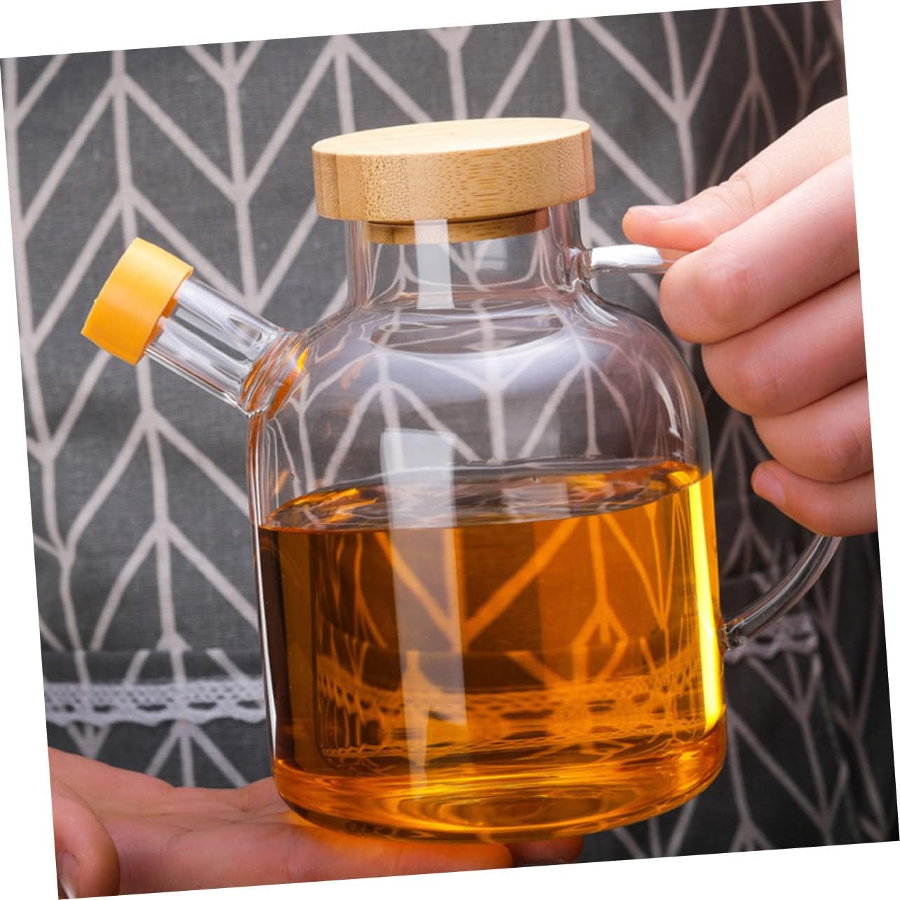 Oil Spray and Pour Bottle Oil Dispenser Bottle High Heat-resistant Glass Pot Wooden Lid