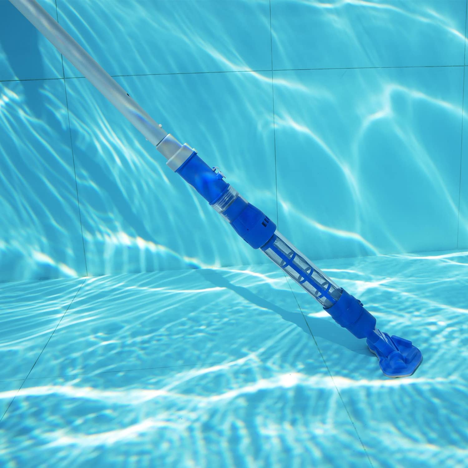 BESTWAY Aspirateur electrique rechargeable AquasurgeTM pour piscines jusqua 6,10m de diametre