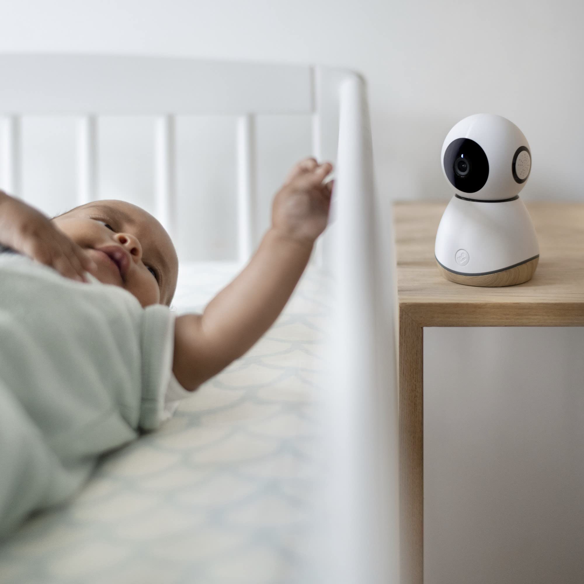 Maxi-Cosi See Baby monitor video e audio, telecamera visione notturna HD, sensore movimento e rumori, rileva la temperatura e umidità stanza, con rumori bianchi e suoni rilassanti integrati