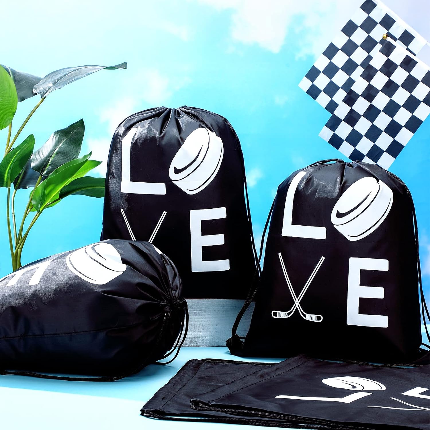 Sinmoe 20 Pcs Ice Hockey Gift Bags, Hockey Party Favor Goodie Drawstring Bags for Birthday Team Gifts Tournament Celebration(Classic,Black and White)