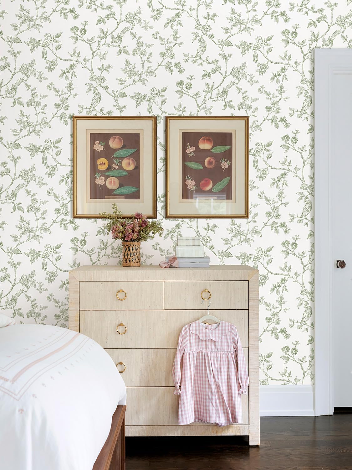 Orainege Vintage Floral Wallpaper Peel and Stick Wallpaper 16.9in×393.7in Green and White Floral Contact Paper Flowers Birds Self Adhesive Decorative Wall Paper for Bathroom Bedroom Cabinets Removable