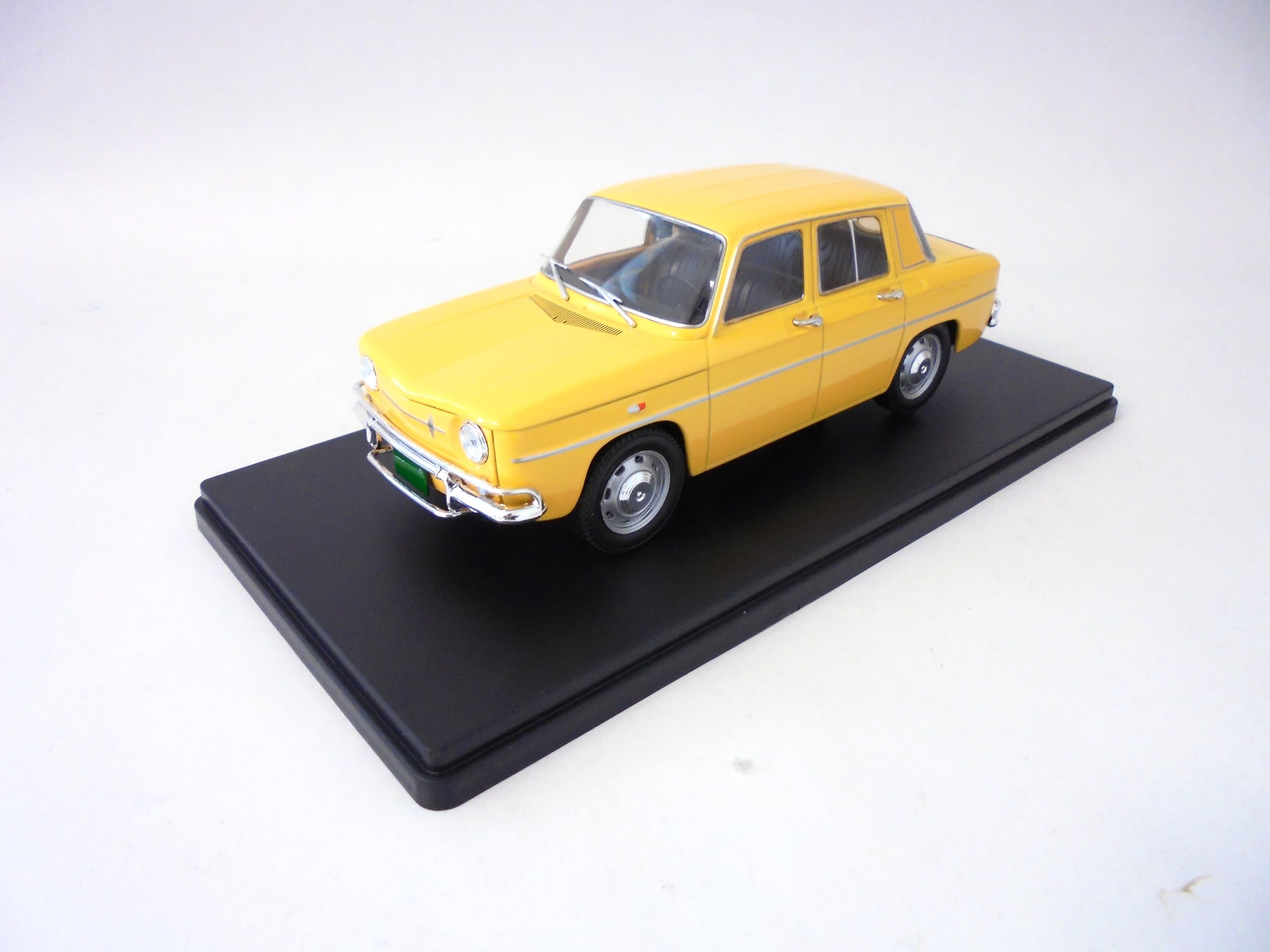 OPO 10 - 1/24 miniature car compatible with Renault 8 R8 - Diecast model car M016