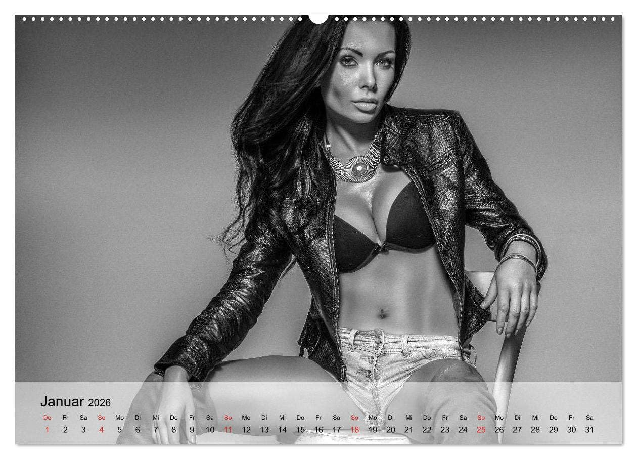 Pure Erotik. Emotionale Momente der Verführung (Wandkalender 2026 DIN A2 quer), CALVENDO Monatskalender: Traumfrauen in schwarz-weiß für sinnliche Stunden (CALVENDO Erotik)