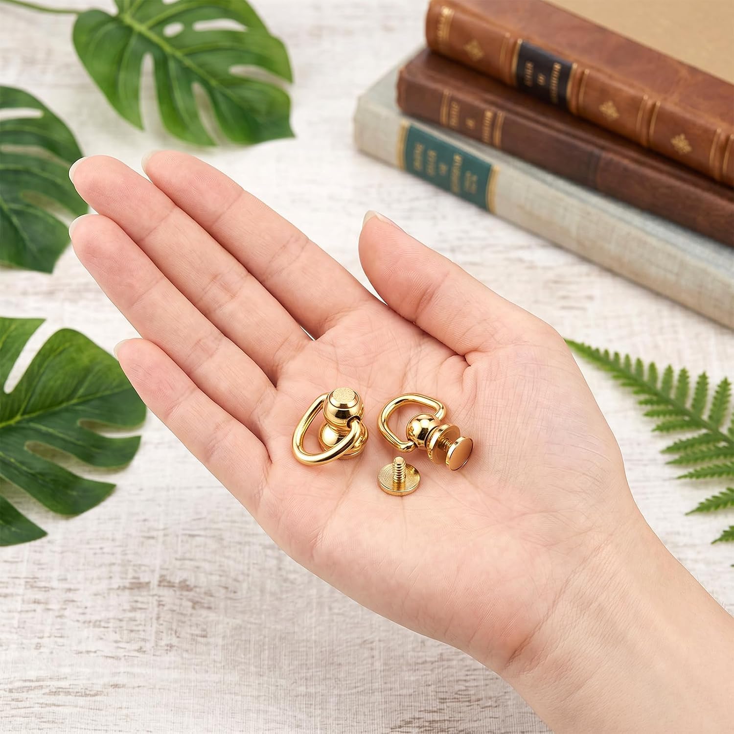 4 Pcs D Rings for Purse, Brass Ball Studs Rivets Small D Ring with Screw Back Rotatable Strap Hardware for Handbag Dog Collar Leather Purse Craft Bag Hardware Repair DIY Accessories (Gold)