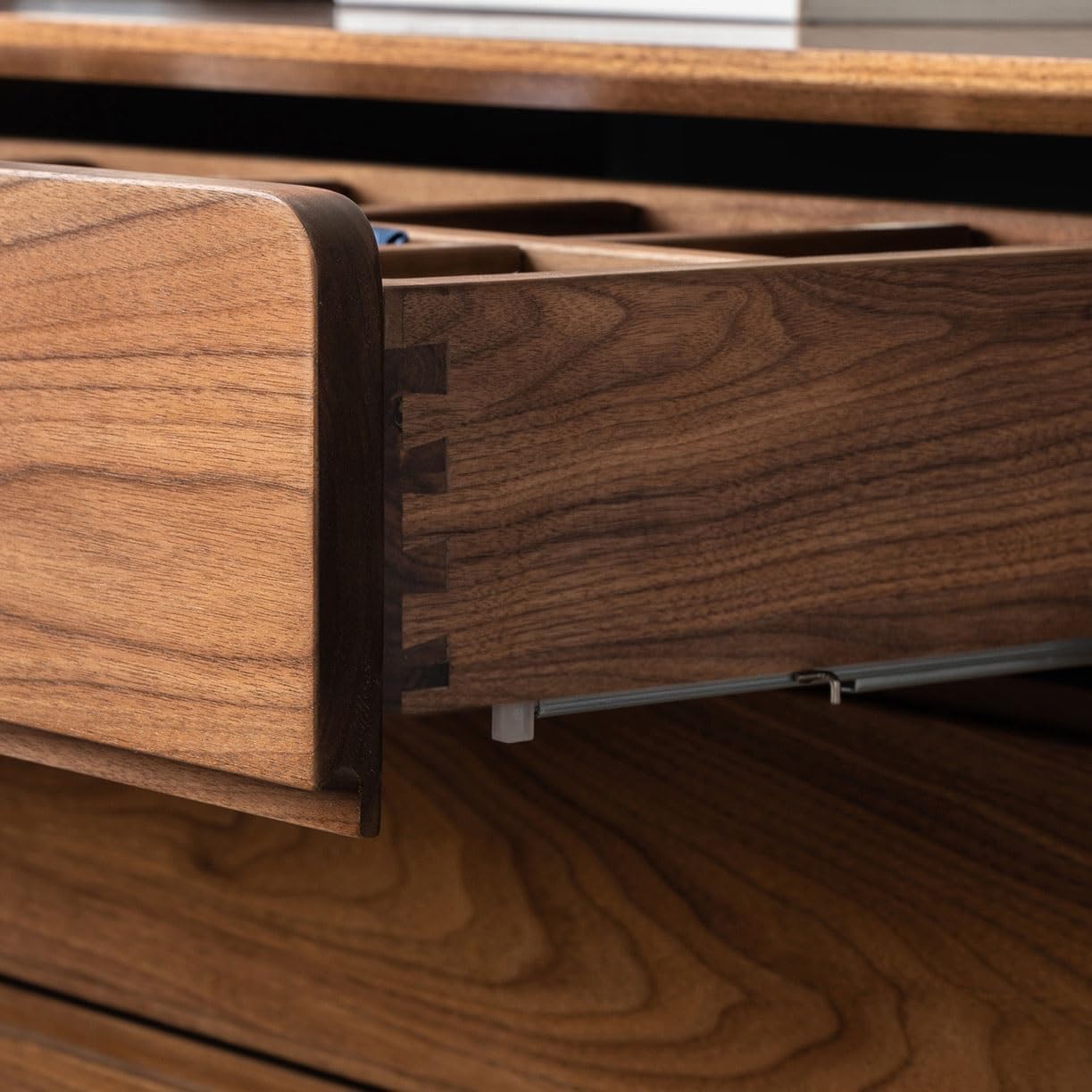 Sideboard Cabinet Black Walnut Log Eight-Drawer Storage Cabinet Solid Wood Simple Bedroom Living Room Drawer Decorative Furniture Sideboard Cabinet with Drawers(180x40x82cm)