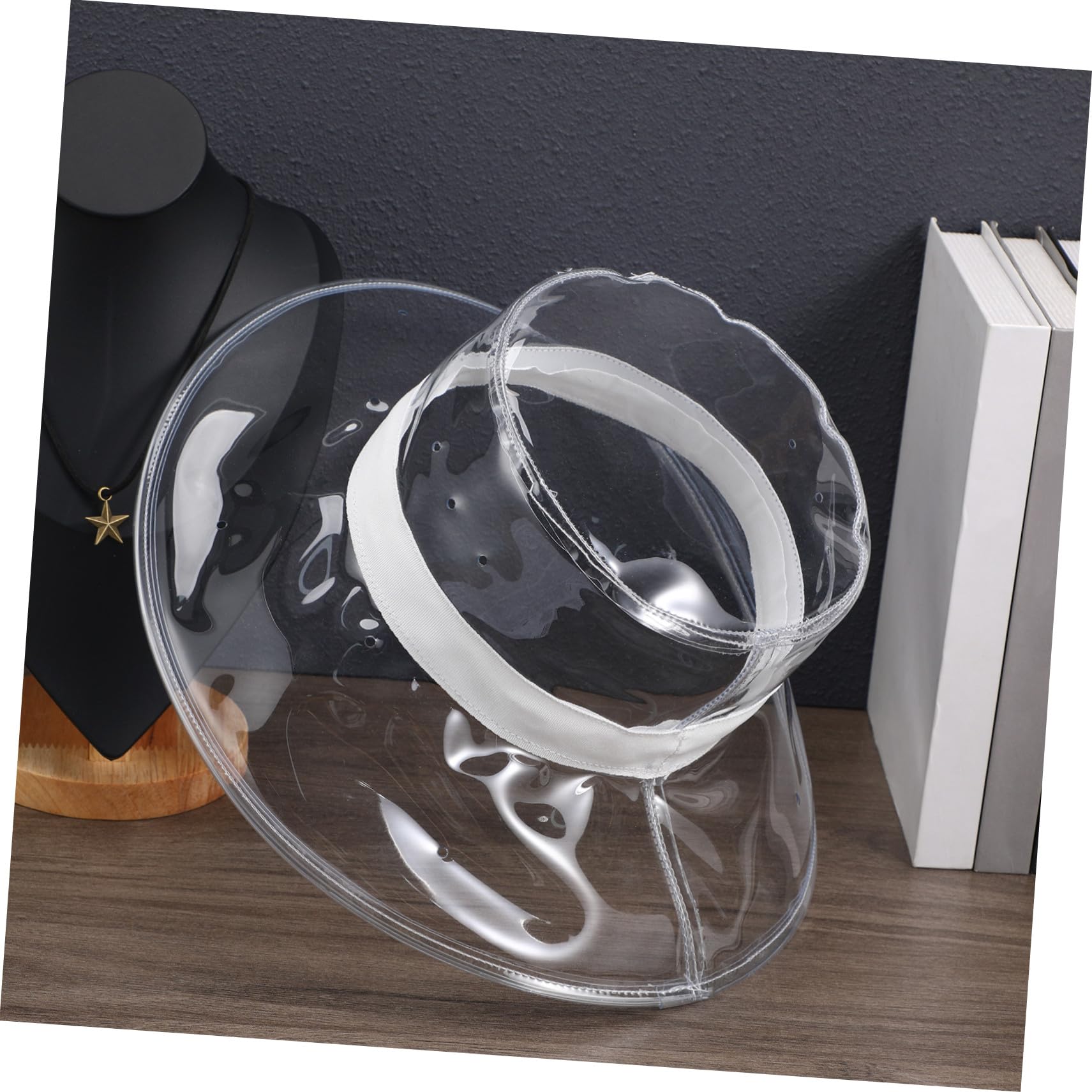 Cappello Trasparente in PVC Bianco Protezione Sole e Pioggia per Escursioni e Attività Allaperto
