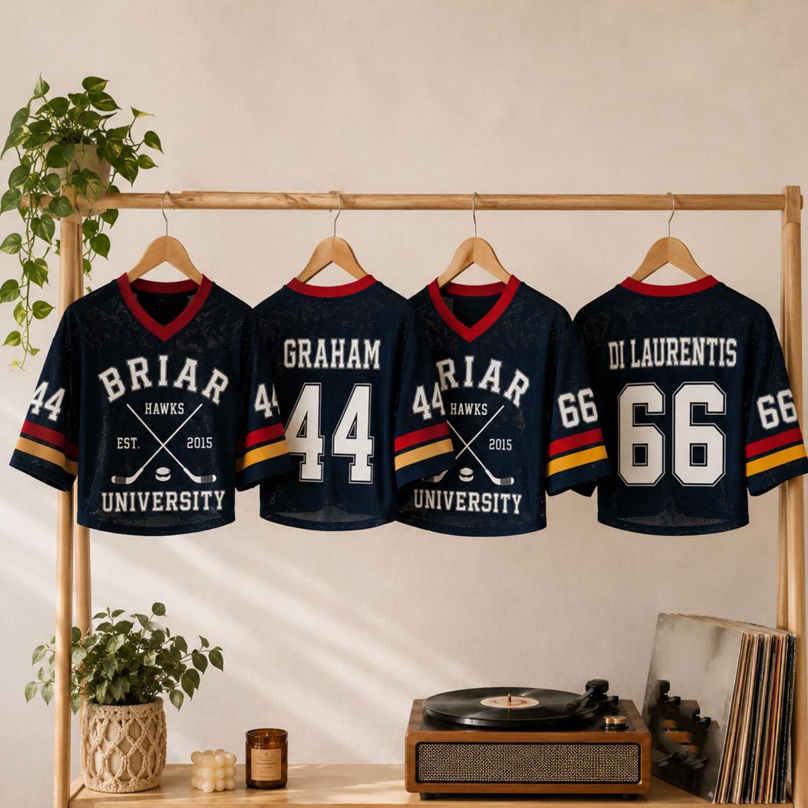 Off Campus Hockey Jersey Graham 44 & Logan 22 & Tucker 46 & Di Laurentis 66 Briar U Jersey Shirt Off Campus Merch Kurzarm Fashion Casual Tshirt Sport Streetwear Top für Damen Herren