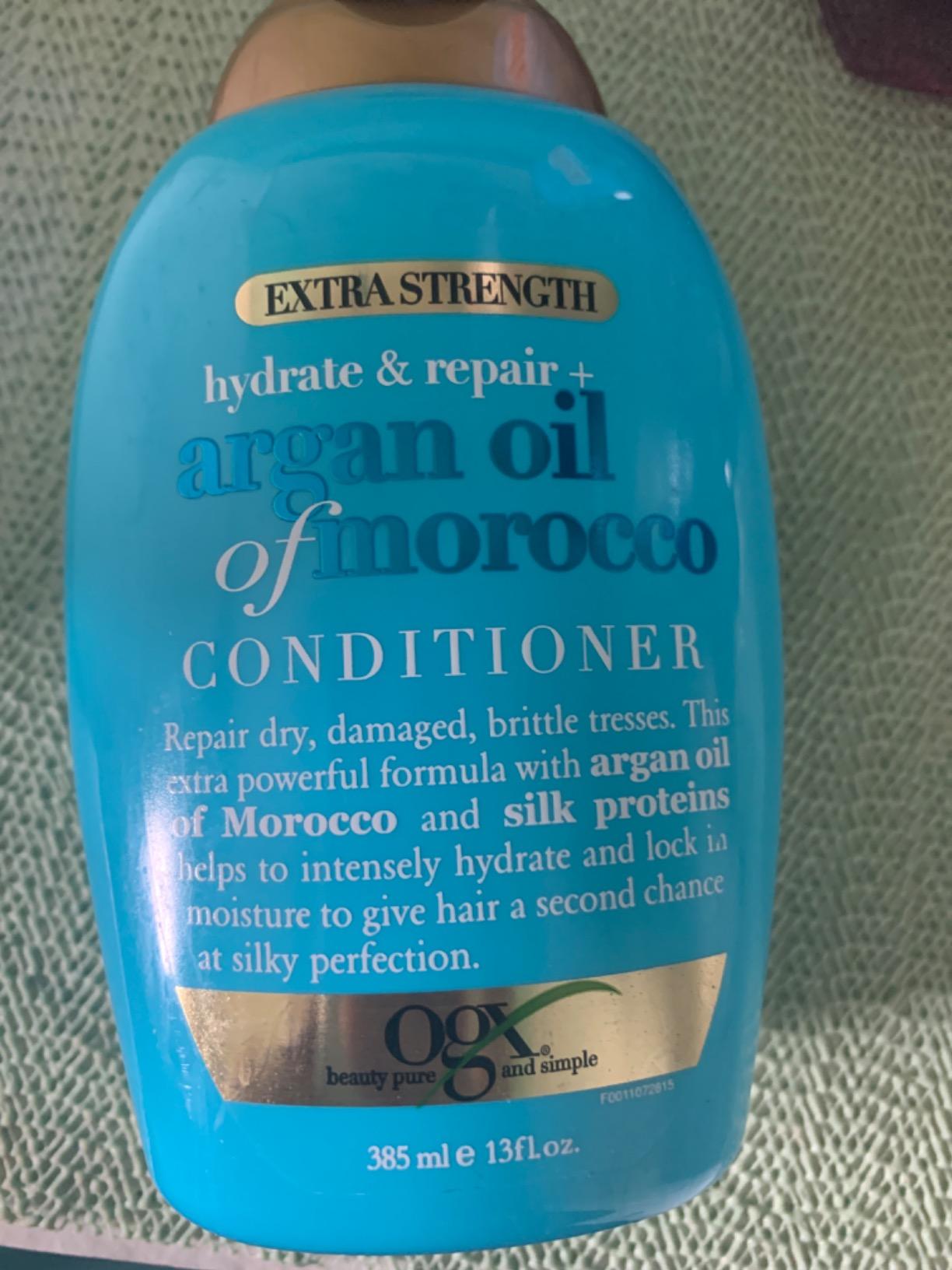 Vogue International OGX Extra Strength Hydrate & Repair + Argan Oil of Morocco Conditioner for Dry, Damaged Hair, Cold-Pressed Argan Oil to Moisturize Hair, Paraben-Free, Sulfate-Free Surfactants, 13 Fl Oz