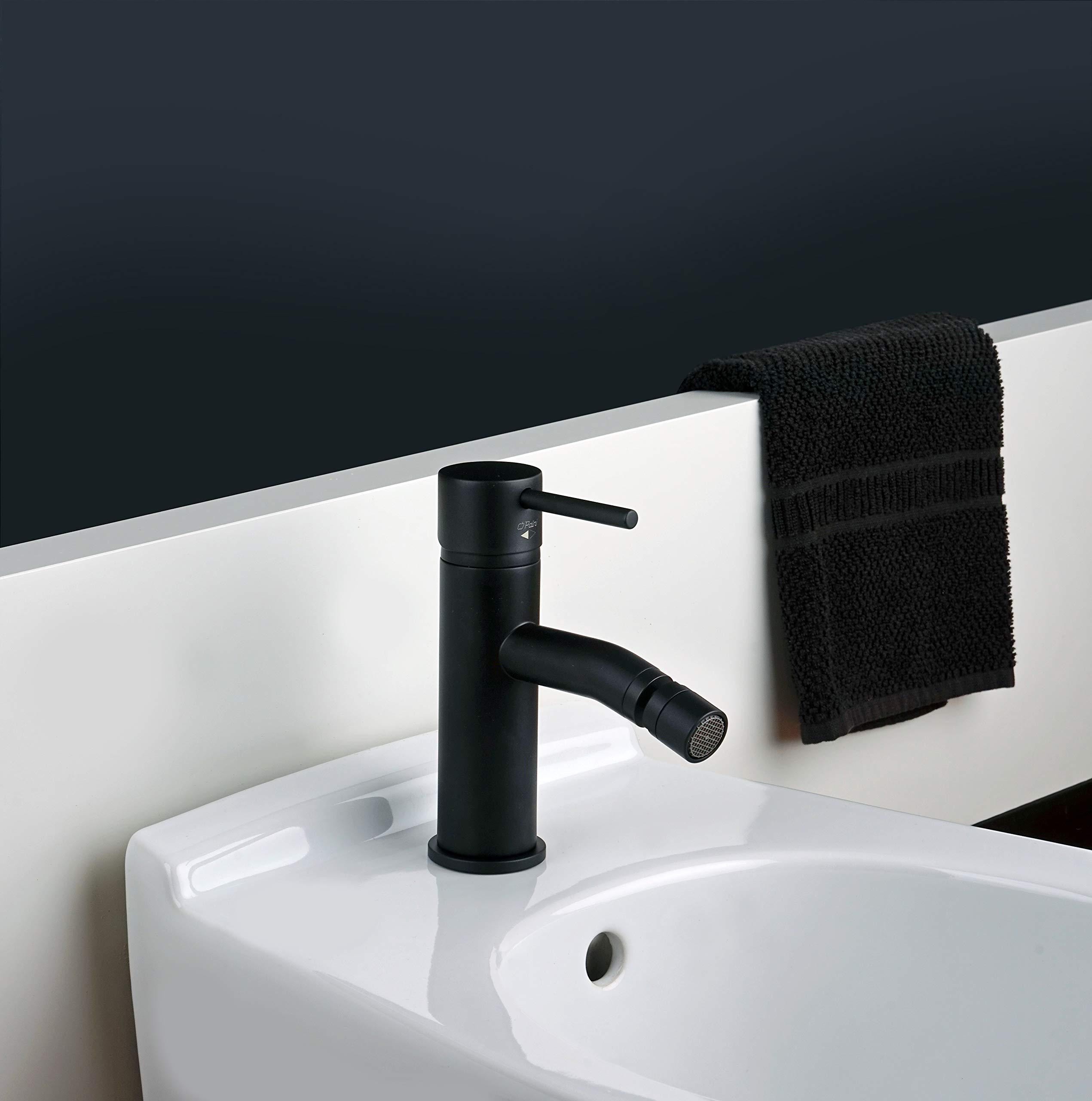 Paini - Diana Rubinetto Miscelatore Bagno Monocomando per Bidet in Ottone, Finiture Nere e Opache, Design accattivante, Interamente Prodotto e Lavorato in Italia