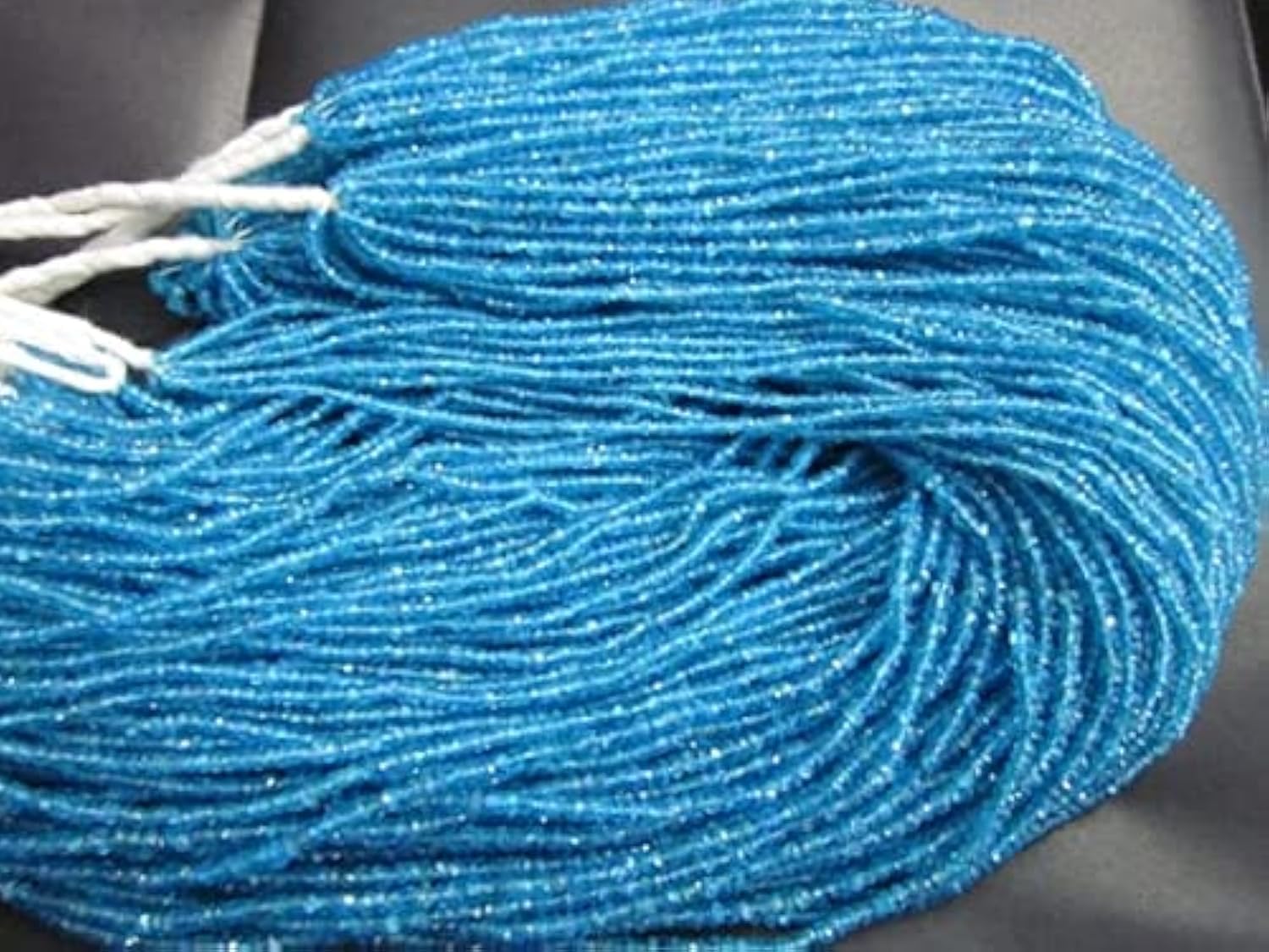 Apatite bleue micro facettée en rondelle de 3,5 mm pour création de bijoux de lithothérapie