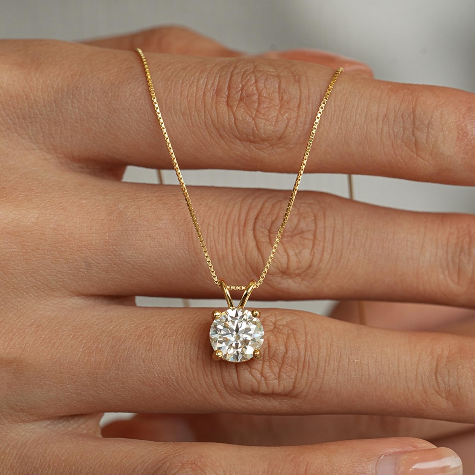 Wycian Statement - Collana in oro giallo da donna con moissanite bianca, collana solitaria minimalista a 4 denti con ciondolo, 45 cm