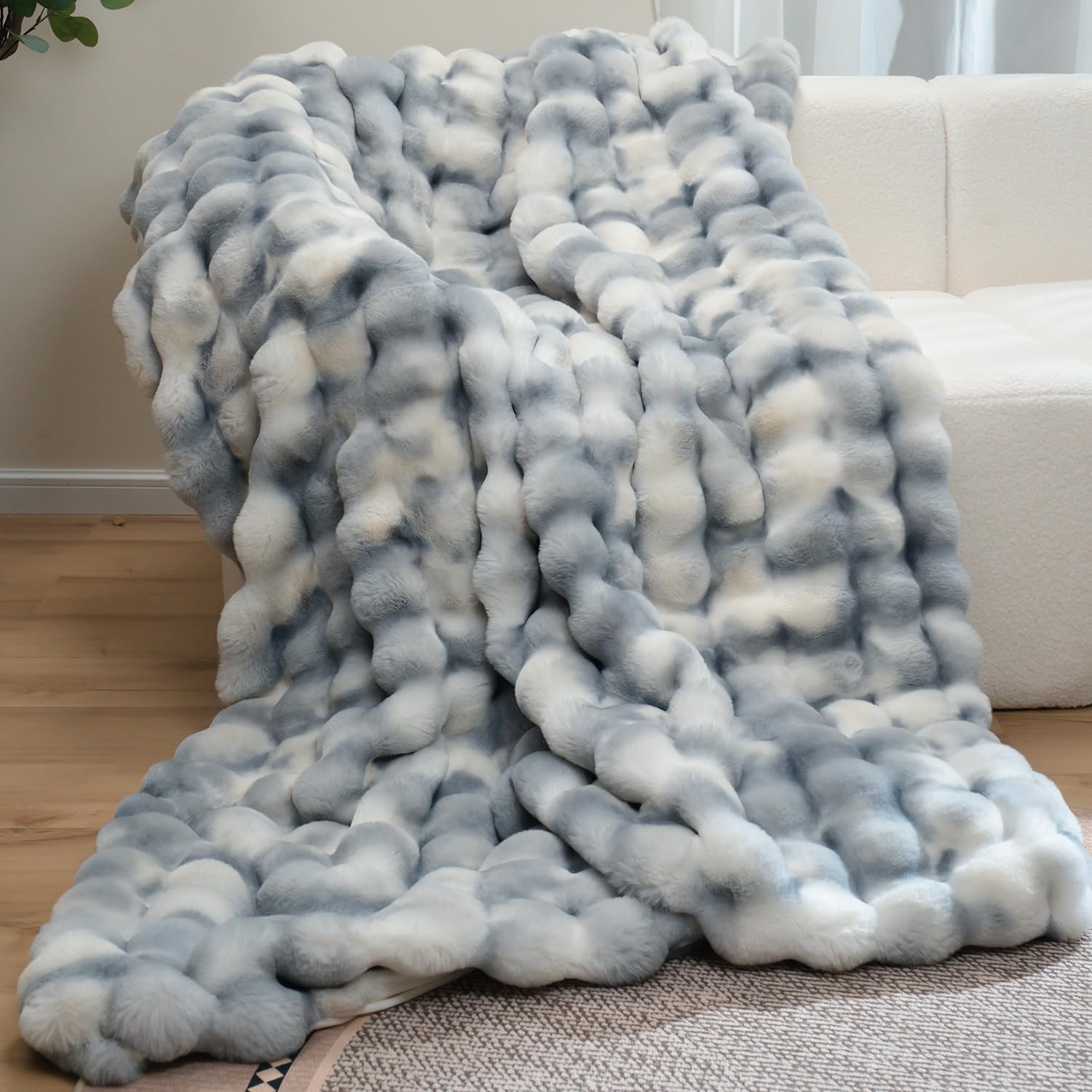 MacinsoSuper Comfort Warm Thick 1000GSM Luxurious Plush Rabbit Faux Fur Throw Blanket, Fluffy Bubble Blanket,Soft Cozy Blanket for Couch Chair Bed Sofa Living Room, Bluewhite 60'' x 80''