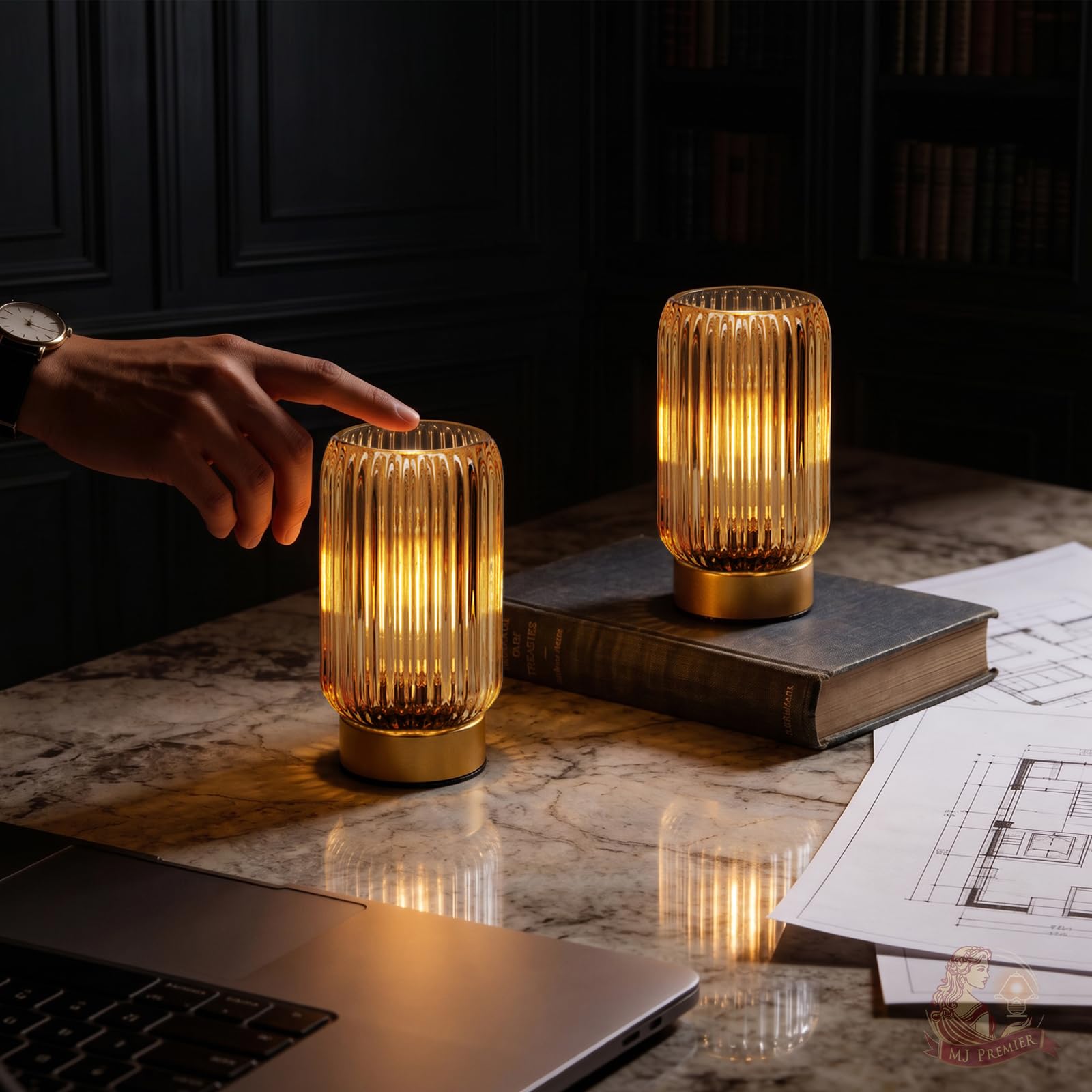 MJ PREMIER 2er-Set Tischlampe Kabellose, Batteriebetriebene Nachttischlampe mit 6H Timer, gelber geriffelter Glasschirm, Vintage Dekoleuchte ohne Stromkabel, kleine Tischleuchte für Innenräume
