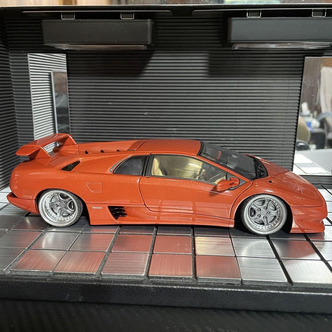 Amazon.co.jp: 絶版 オートアート 118ランボルギーニ ディアブロ  