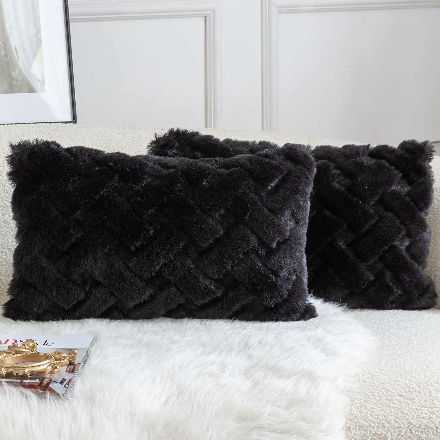 YAERTUN Set of 2 Decorative Cushion Covers Thick Plush Wool Pillows Covers Super Soft Luxury faux Rabbit Fur Velvet Throw Pillow Cases for Couch Sofa Bed Living Room 12x20 Inch 30x50 cm Black
