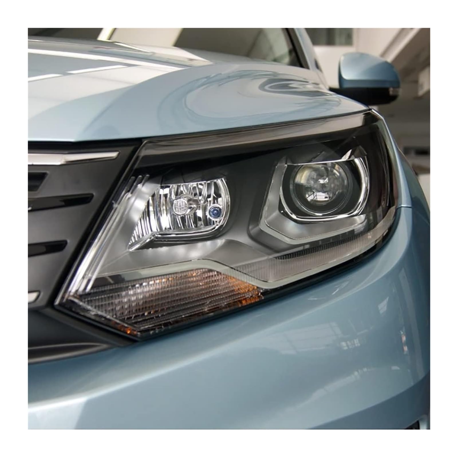 Dynamiczny kierunkowskaz do VW Tiguan 2013-2017 przedni blok optyczny bez światła do jazdy dziennej pełny przód (1 dioda LED po lewej stronie)