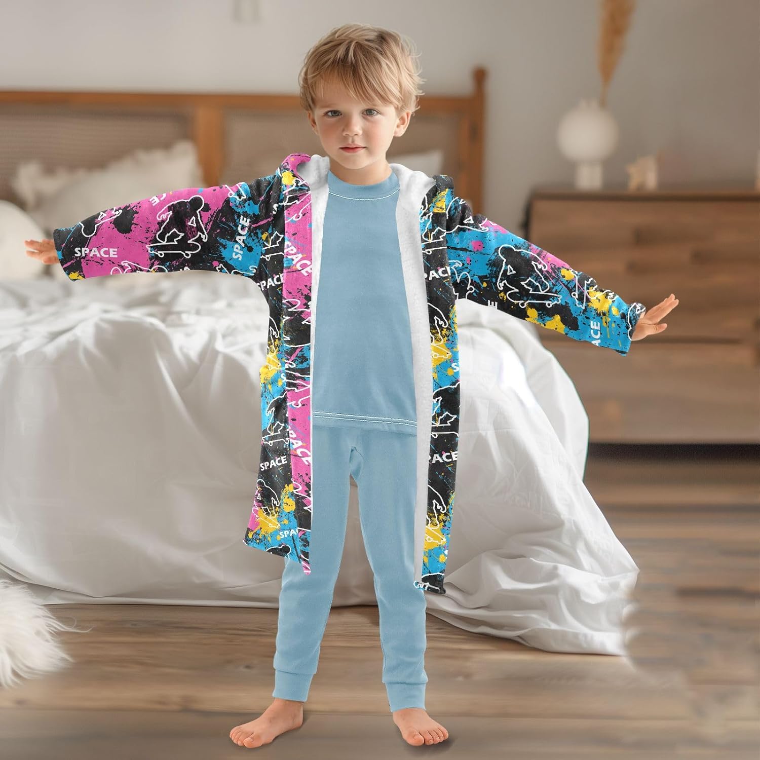 Astronaut Graffiti Pattern Toddler Hooded Bathrobe for Boys Girls Soft Plush Bath Towel Robe 2-12 Years
