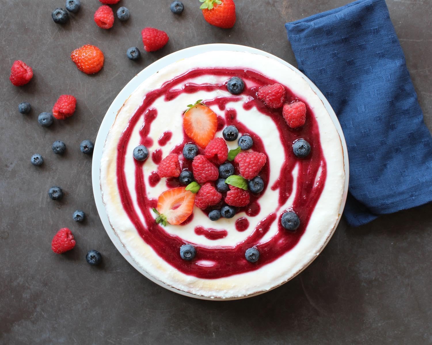 Caramanfruit Himbeeren-Frucht-Püree - 3x 1kg - angenehm fruchtiges Himbeer-Püree, Beeren frei von Farb- und Konservierungsstoffen, zur Herstellung von Sorbet, Eis, Torte, Kuchen, Cupcakes (3er)