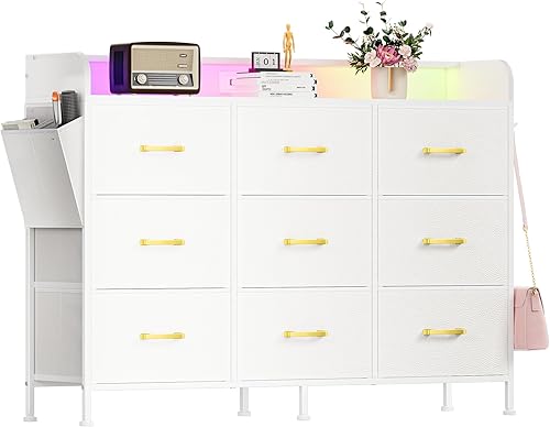 Cómoda blanca para dormitorio, cómoda con luces LED y estación de carga, cómoda larga de 9 cajones, cómoda ancha de tela, organizador de Blanco