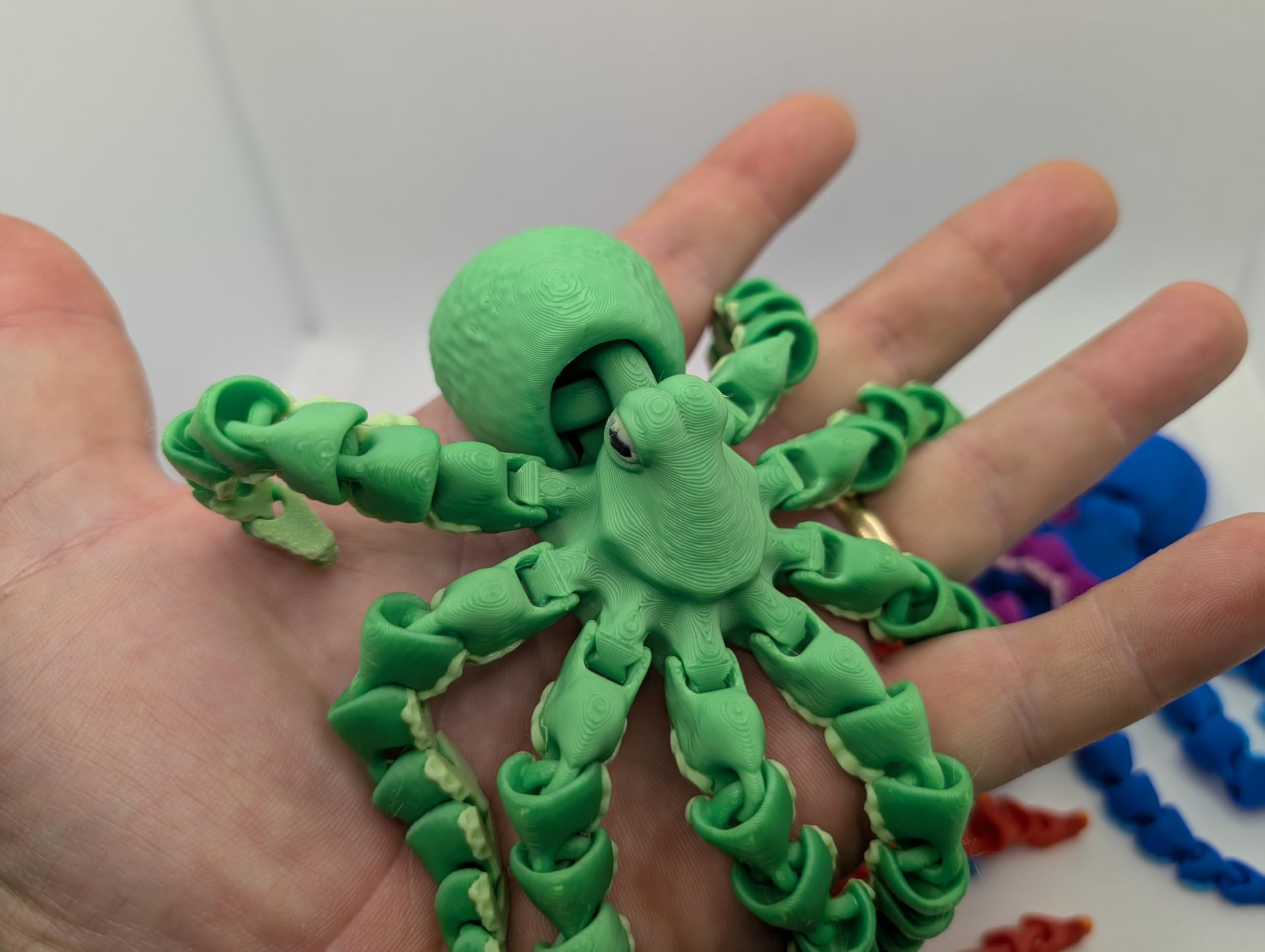 Small Articulating Octopus Figurine – 3D Printed Flexible Desk Ornament | Handmade PLA Display Piece in 5 Colours (Green)