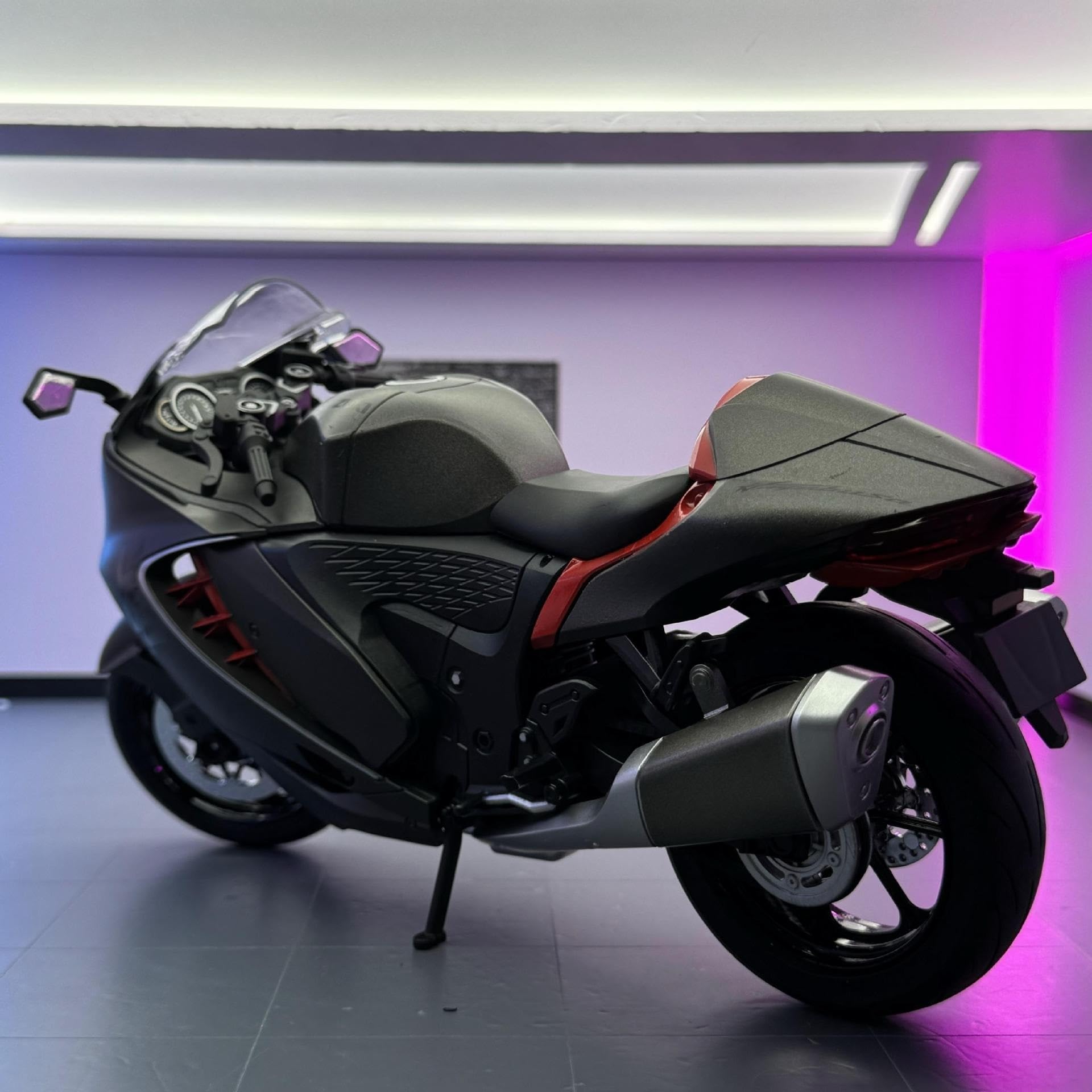 Amazon.co.jp: 1 9 スズキ ハヤブサ 2022 シミュレーション合金